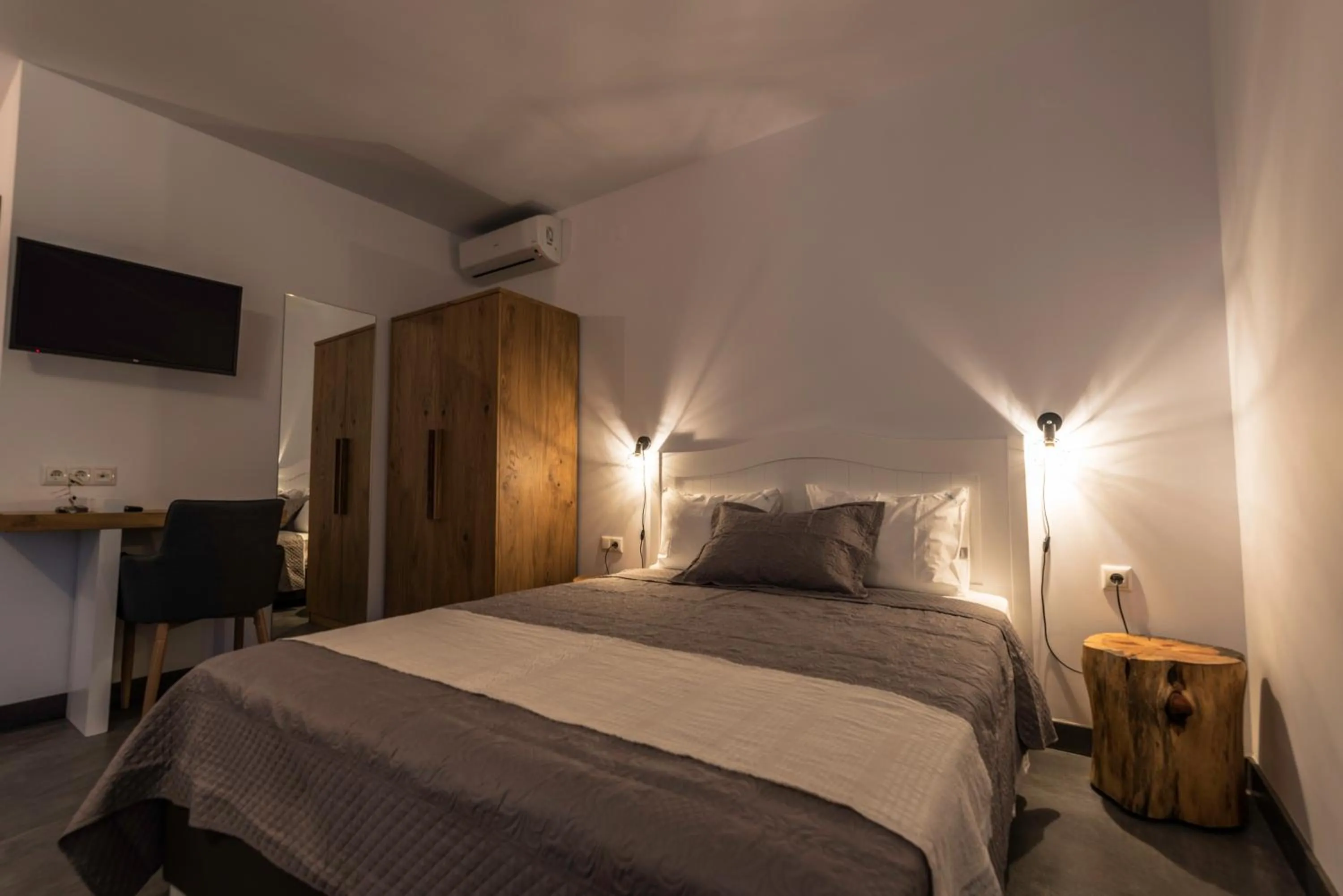 Bedroom, Bed in Anthelia