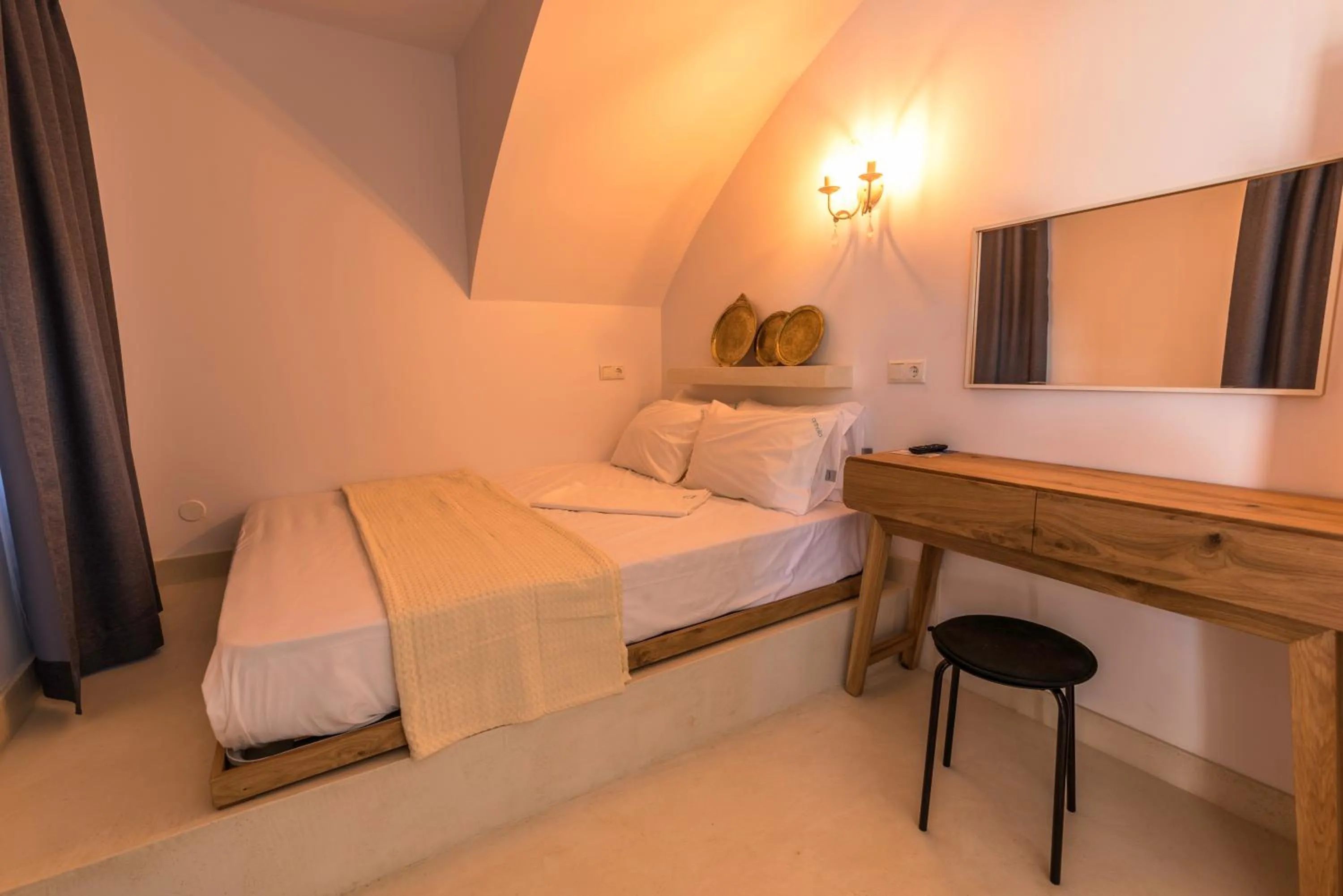 Bedroom, Bed in Anthelia