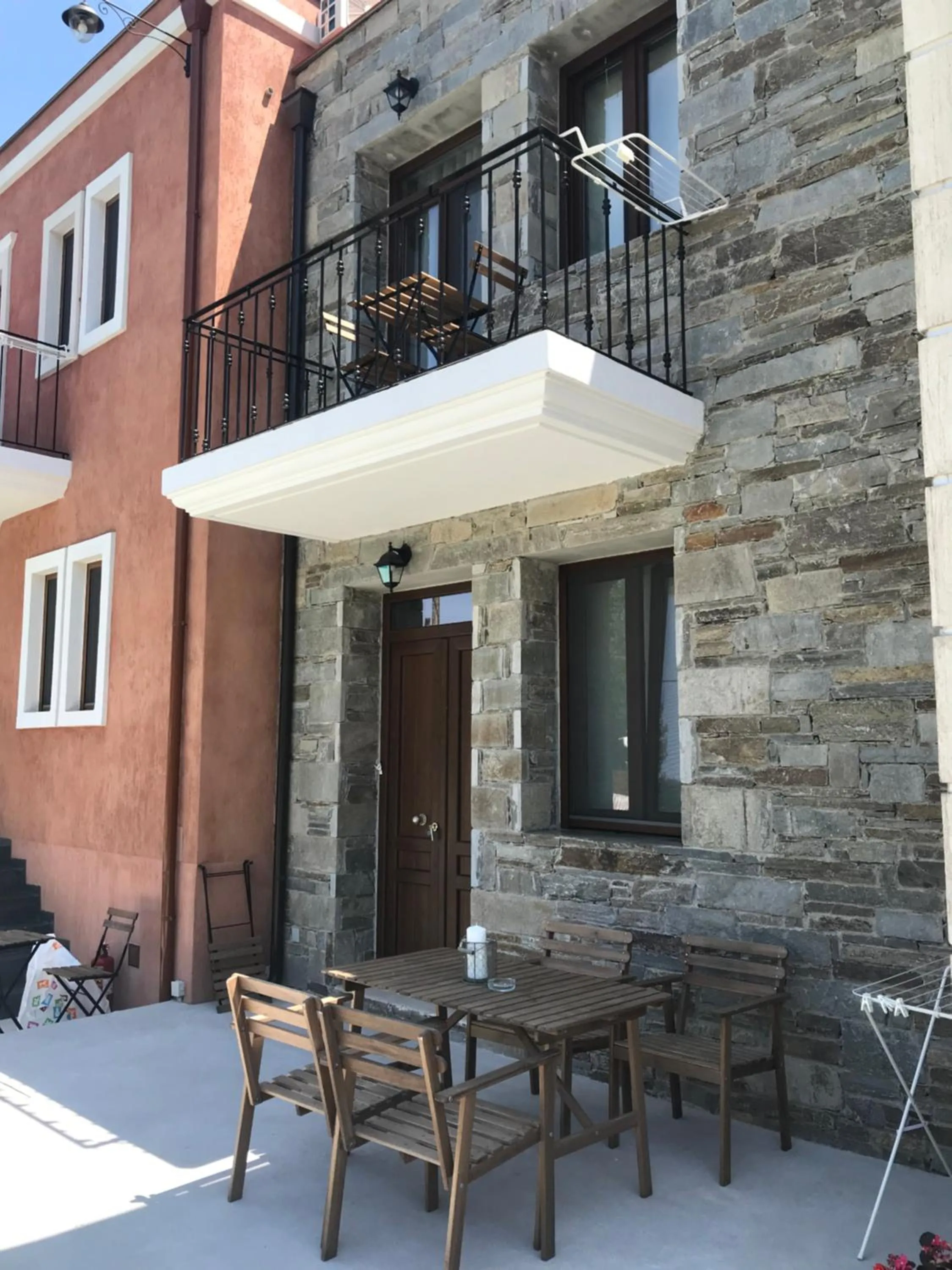 Facade/entrance in Anthelia