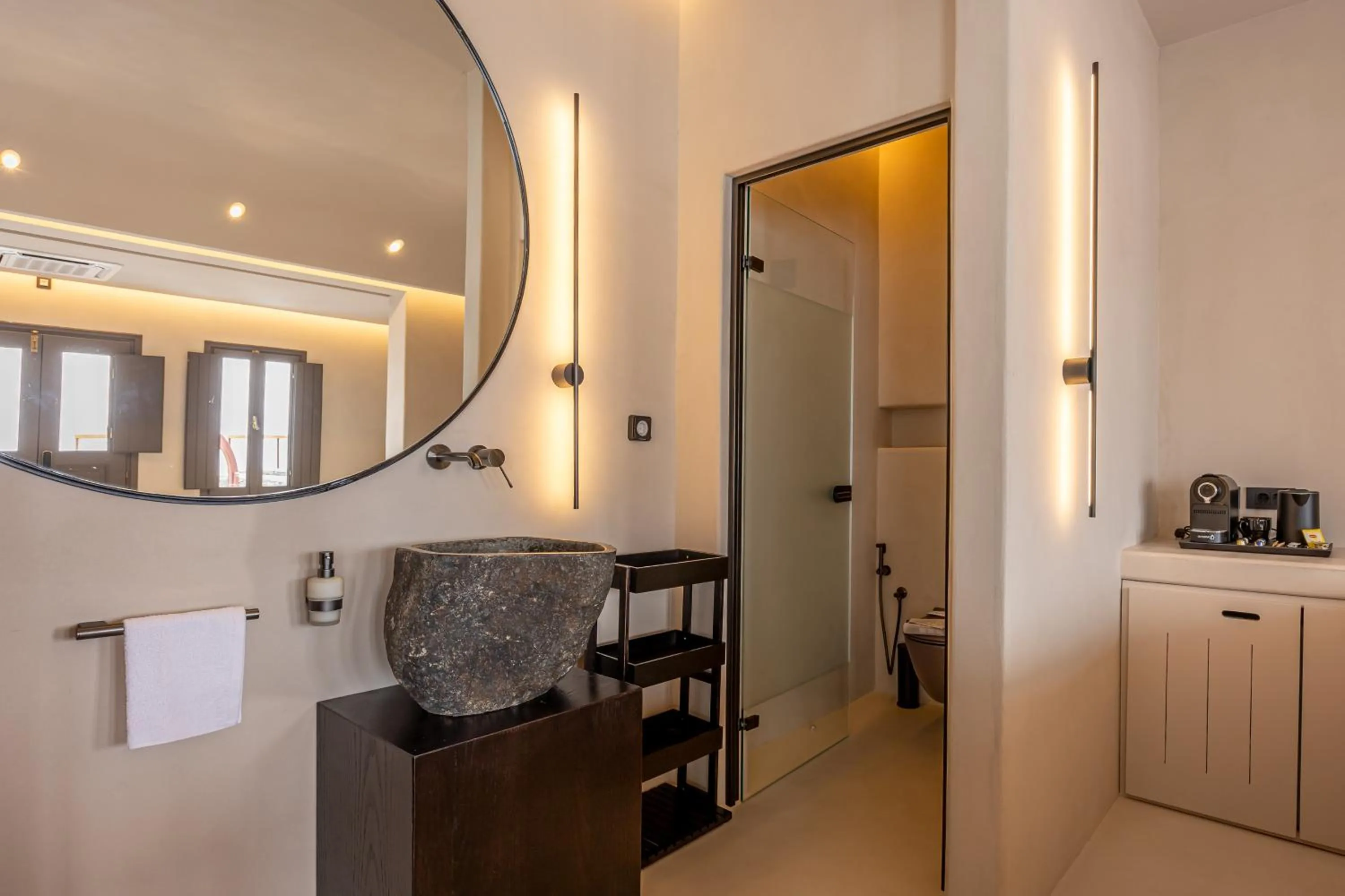 Toilet in Caldera's Memories