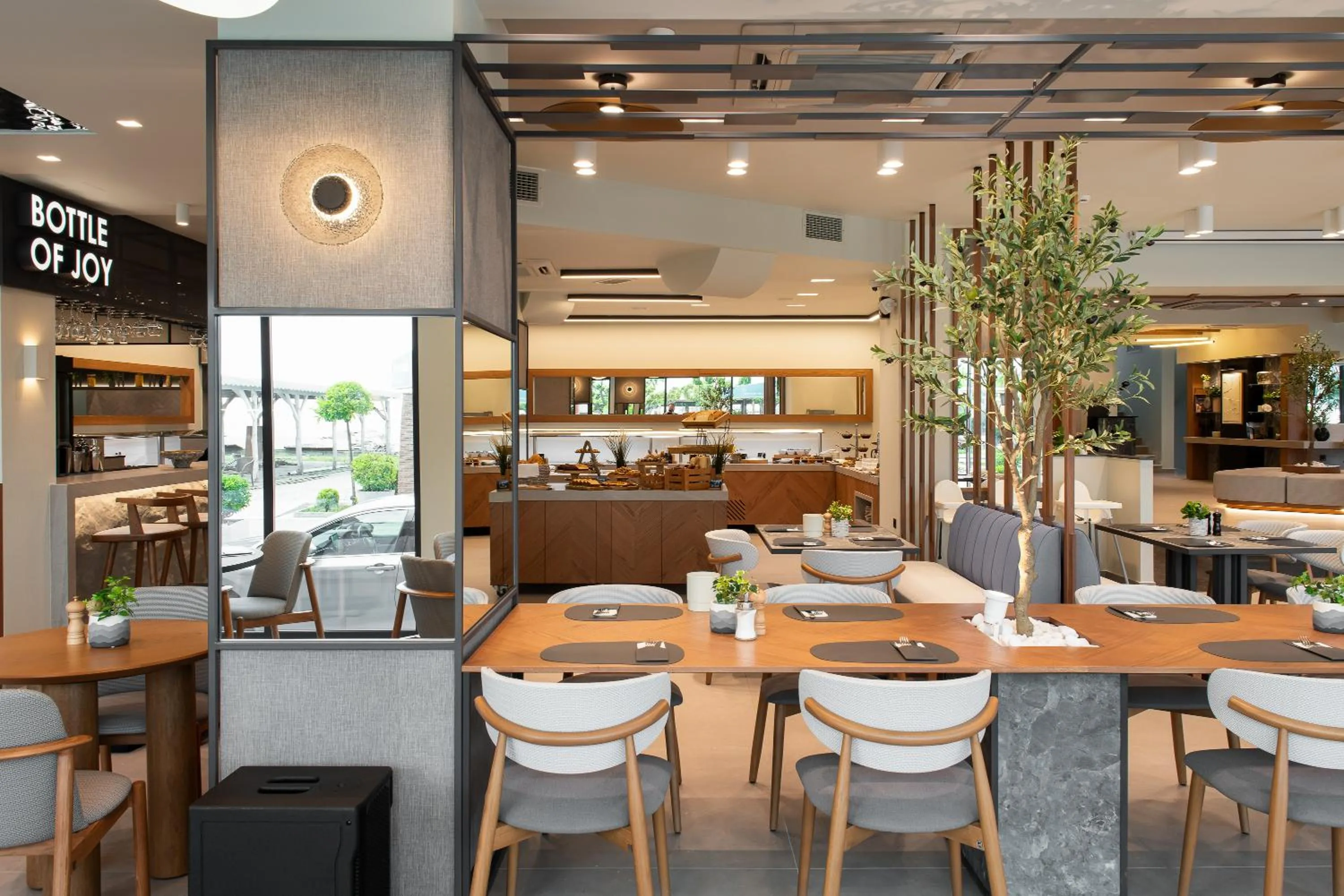 Restaurant/places to eat in Olympic Star Beach Hotel