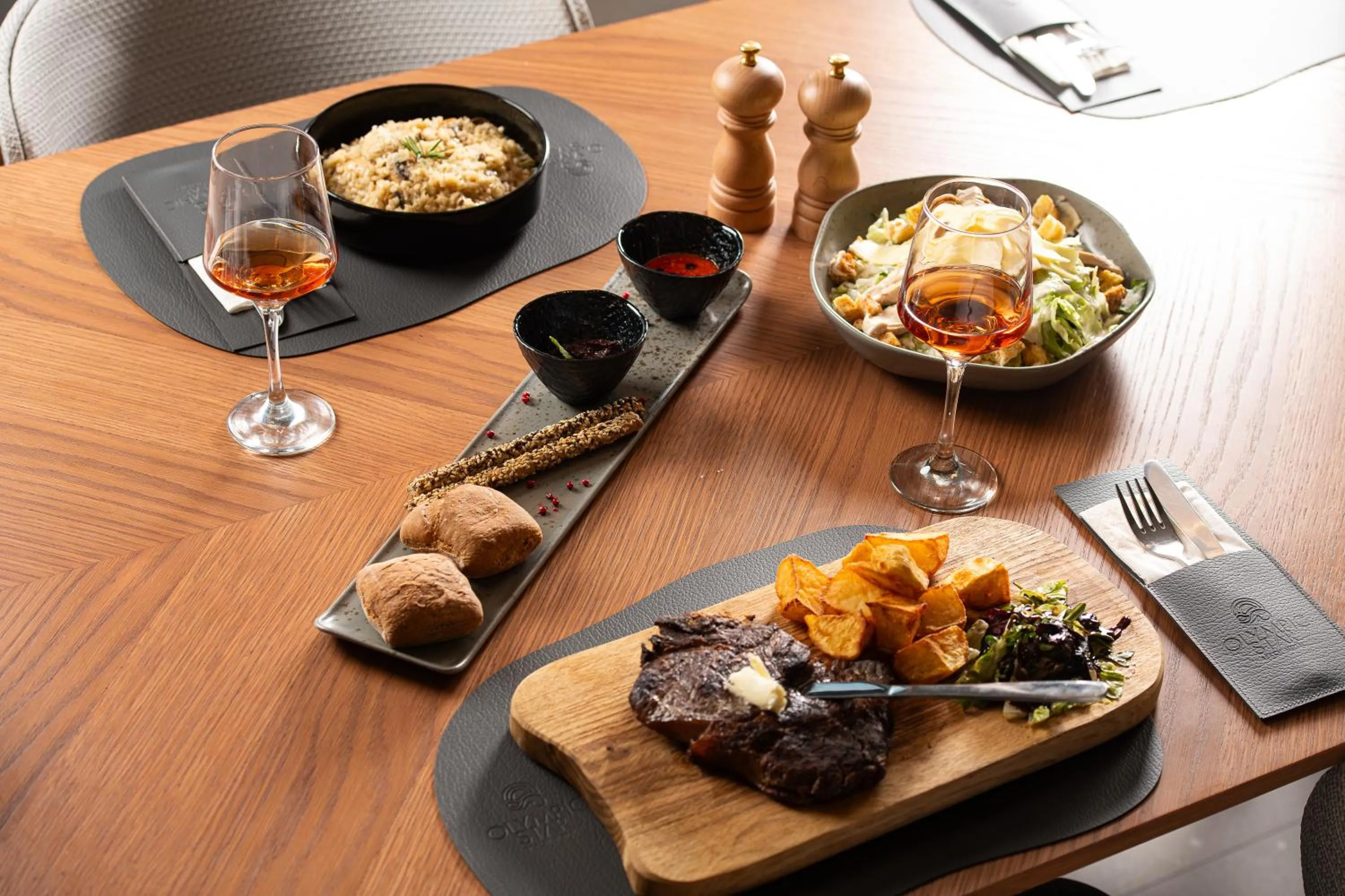 Restaurant/places to eat in Olympic Star Beach Hotel