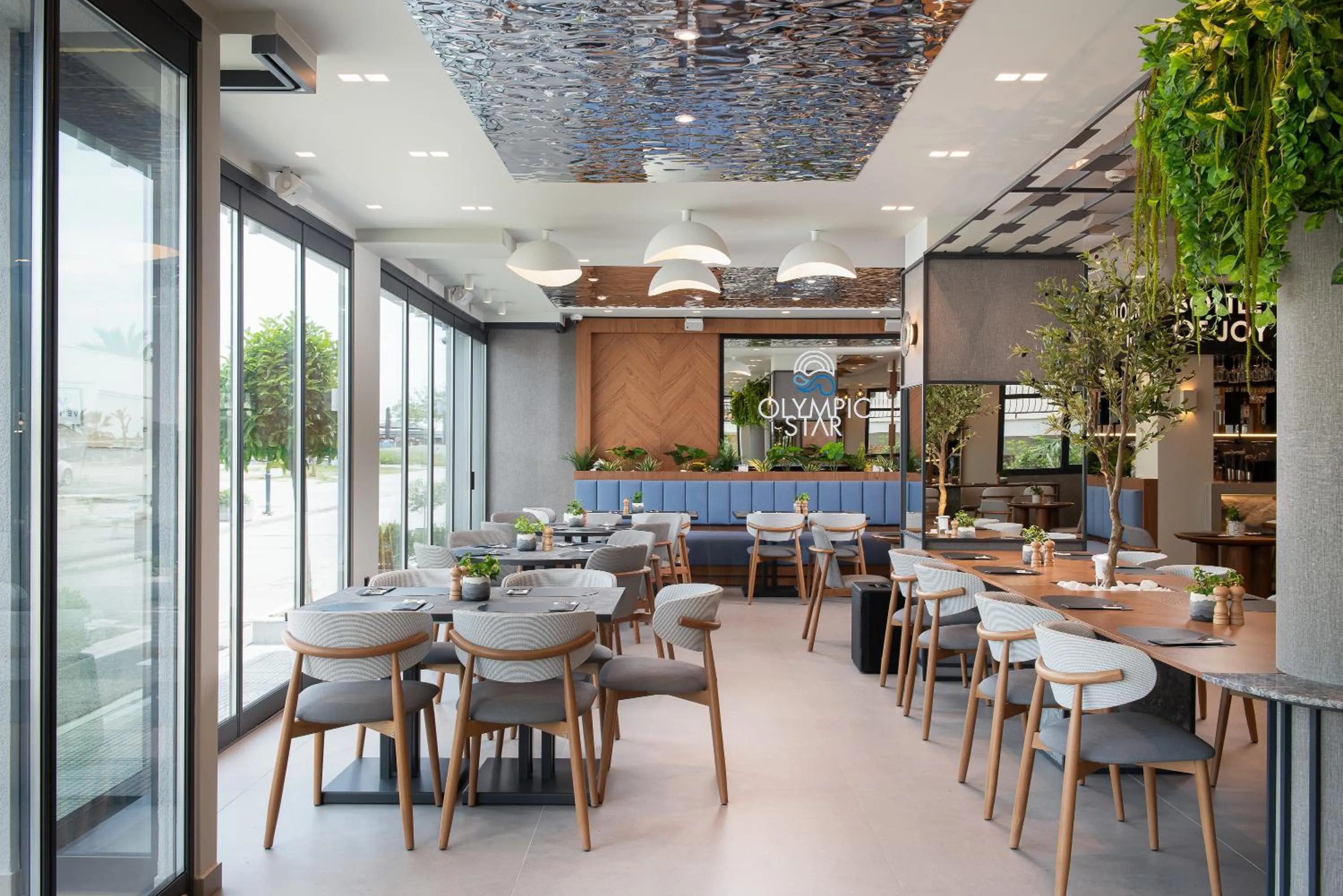 Restaurant/places to eat in Olympic Star Beach Hotel