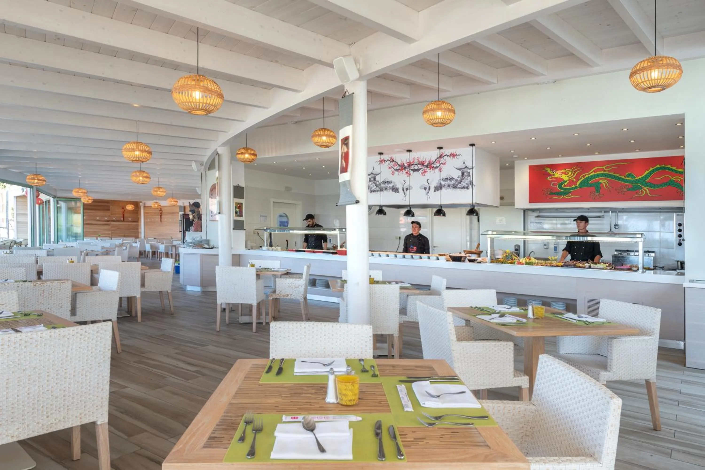 Restaurant/places to eat in Star Beach Village & Water Park