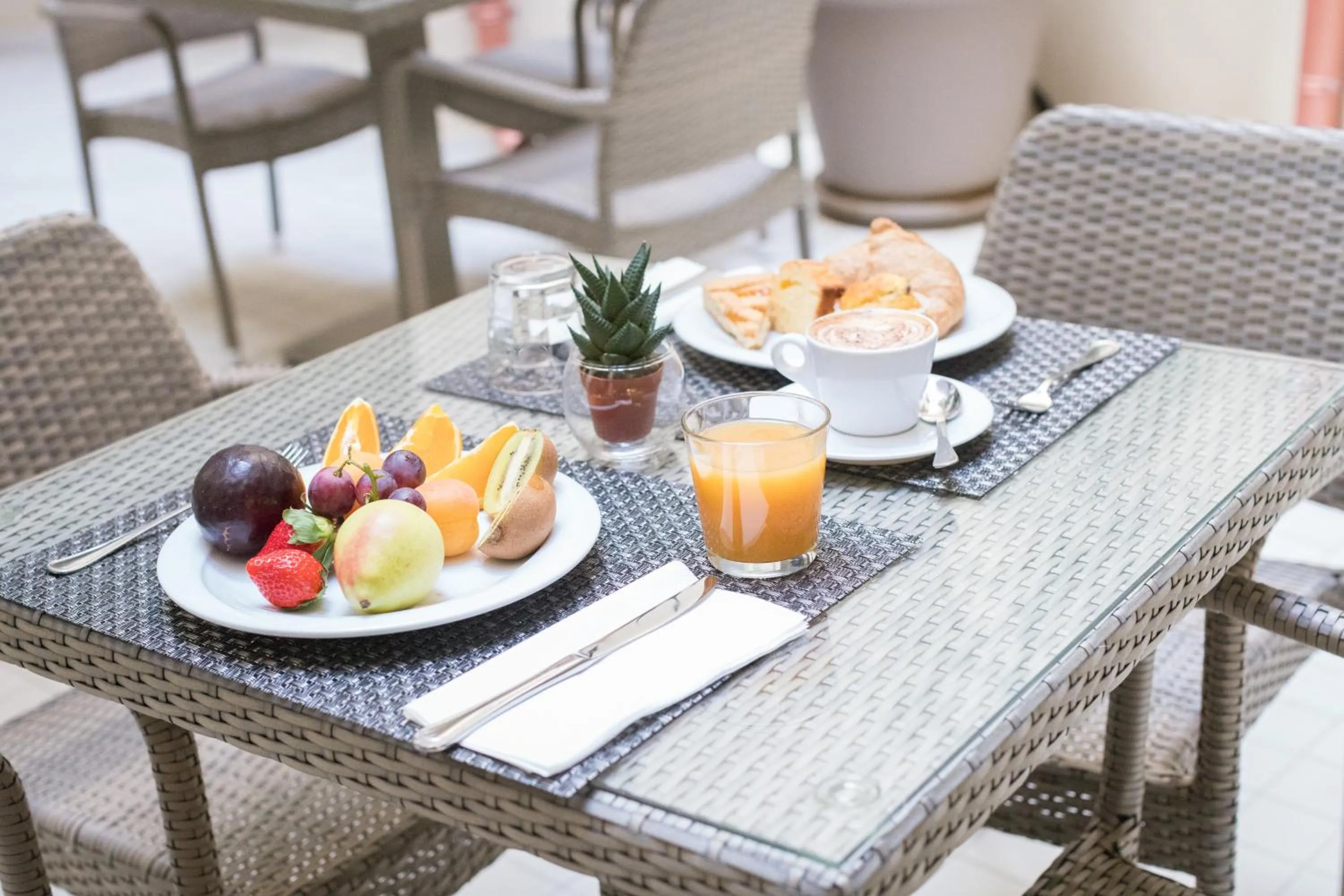 Breakfast in Hotel Regina Simius