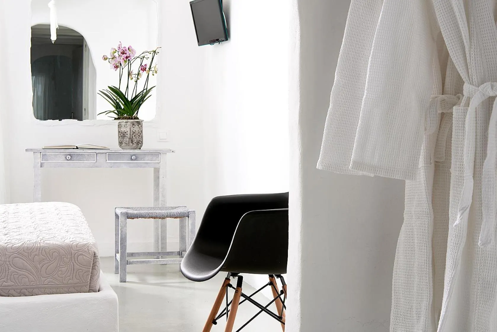 Photo of the whole room in Milos Hotel