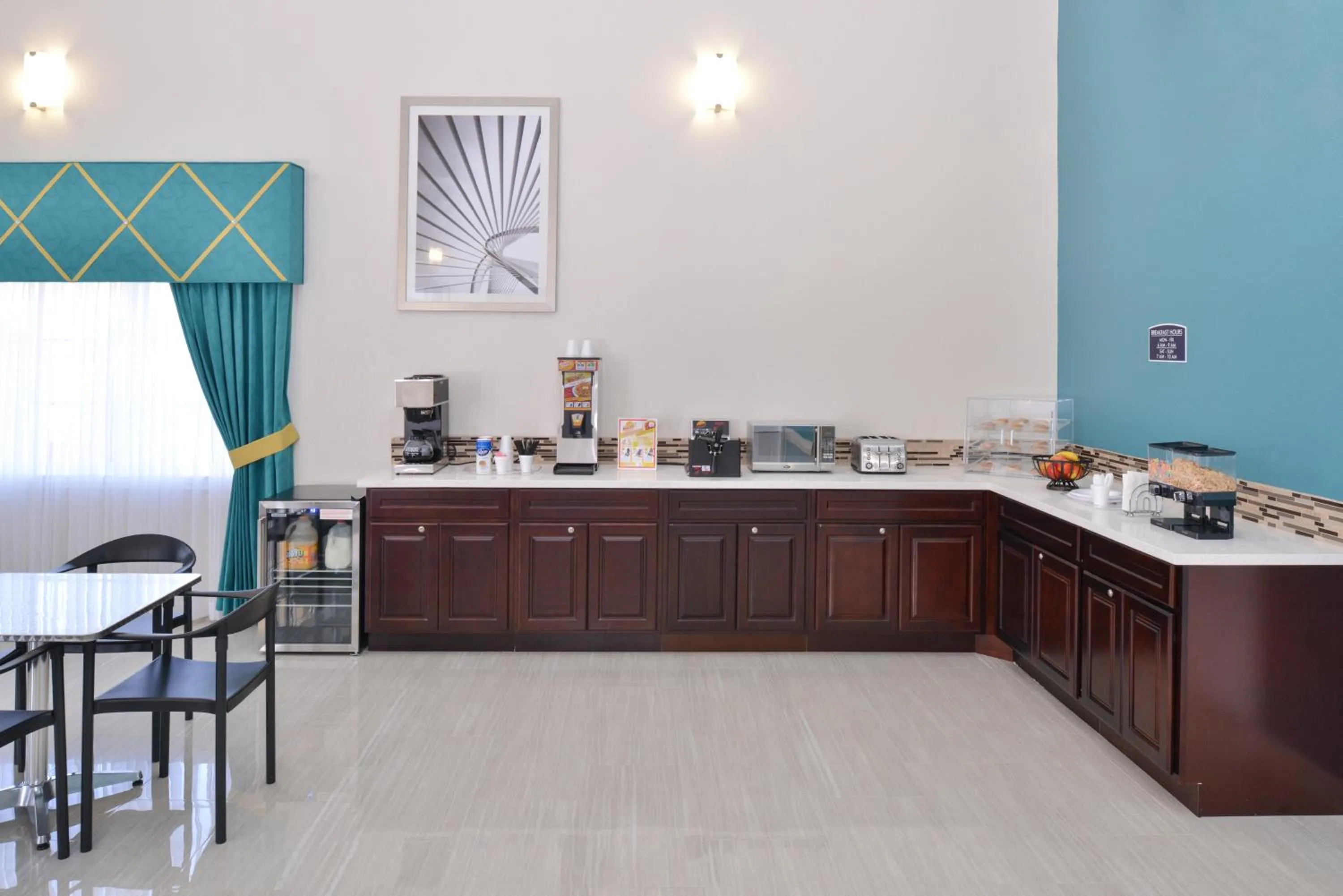 Restaurant/places to eat in Regency Inn & Suites- NW Houston