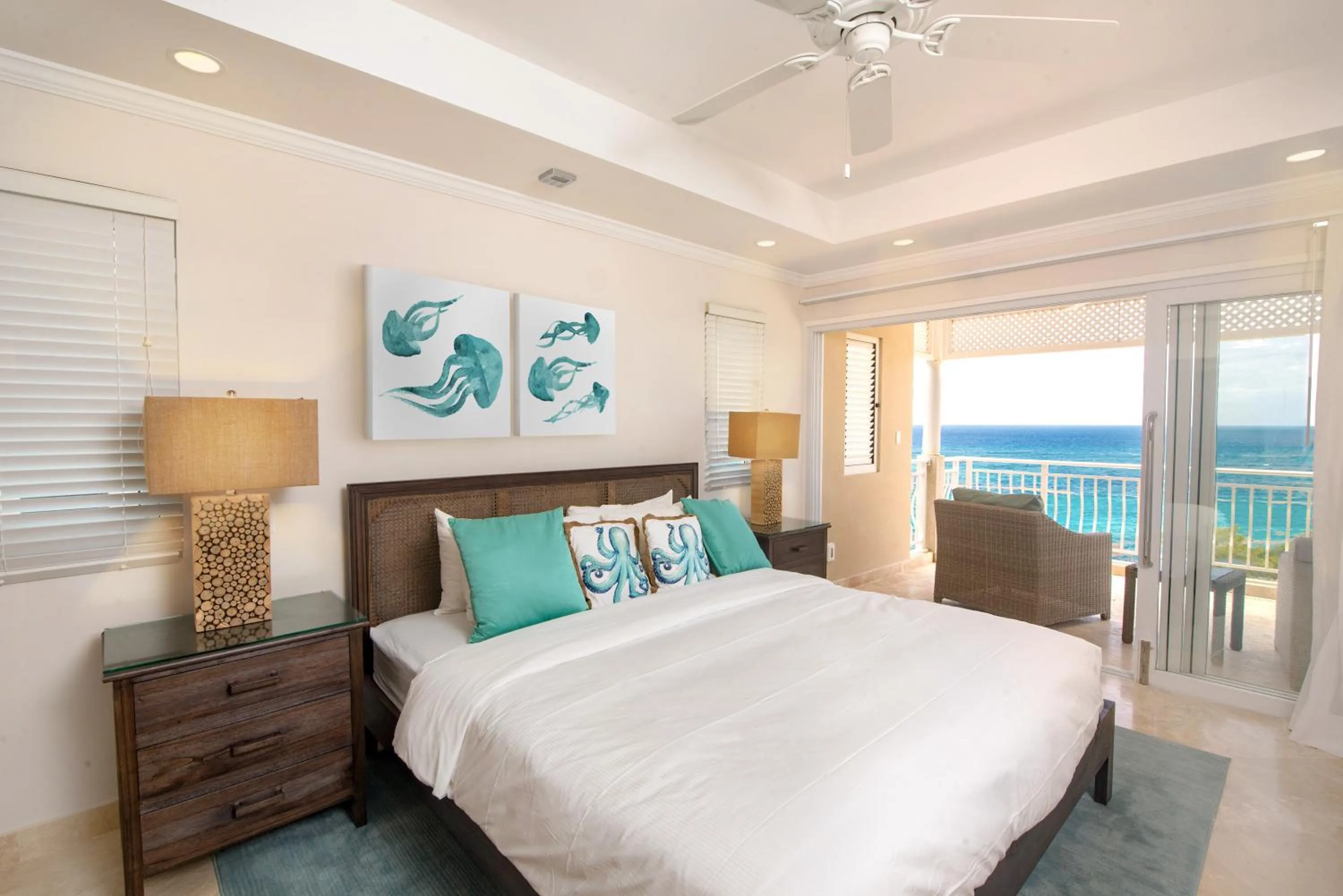 Bedroom, Bed in The Crane Resort