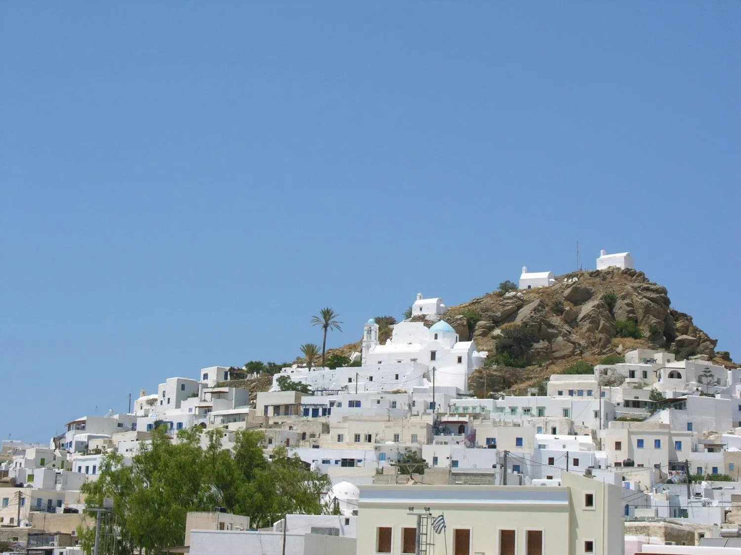 Area and facilities in Ios Pelagos