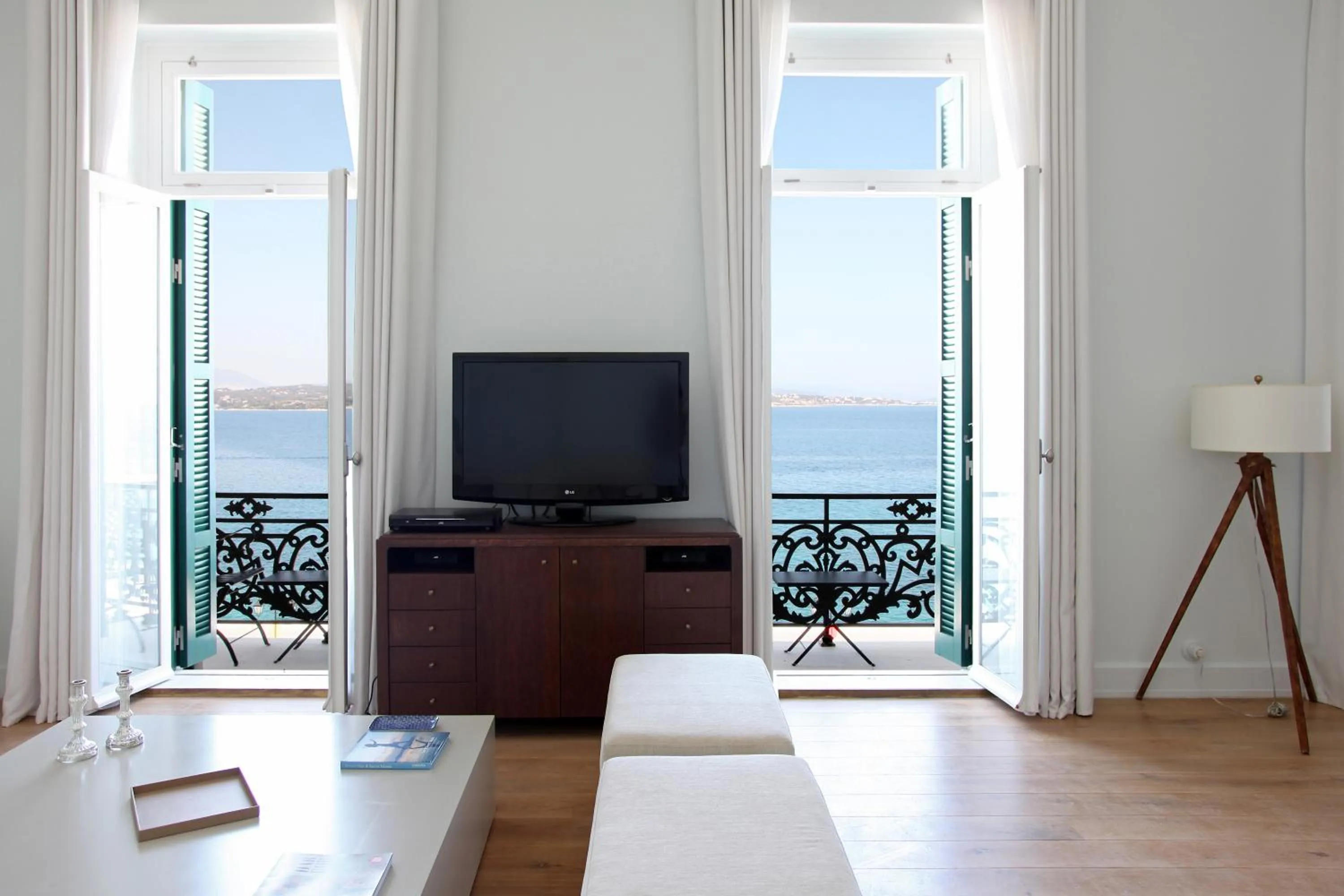 TV and multimedia in Poseidonion Grand Hotel