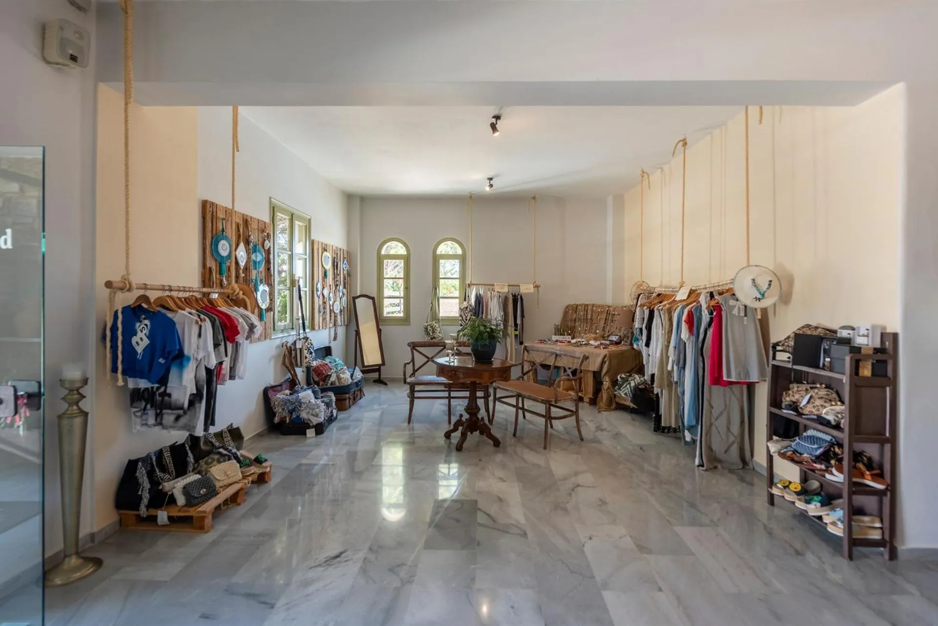 On-site shops in Parosland Hotel