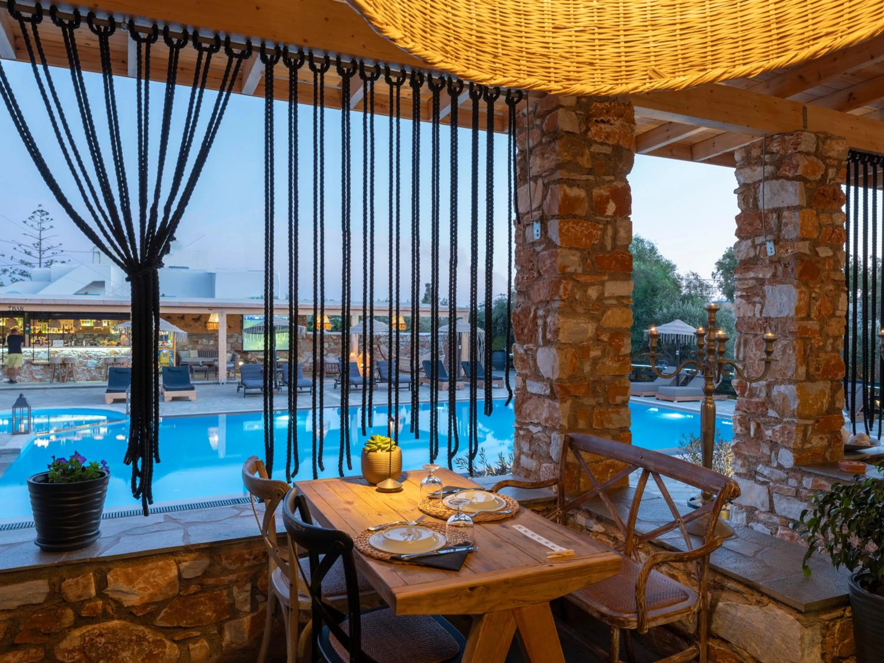 Restaurant/places to eat in Parosland Hotel