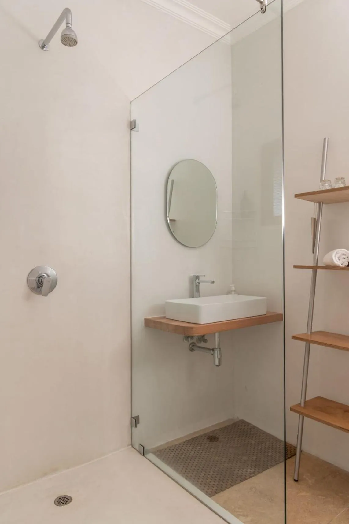 Bathroom in Chartfield Guesthouse