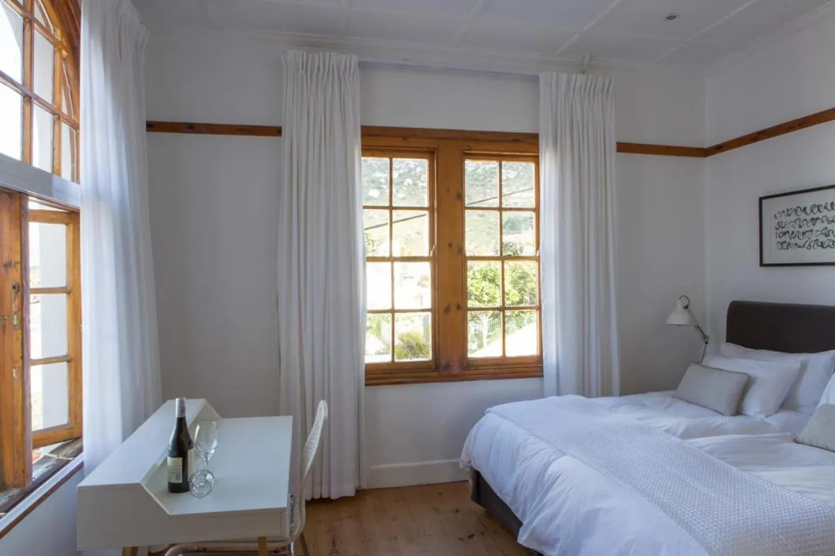 Day, Bed in Chartfield Guesthouse
