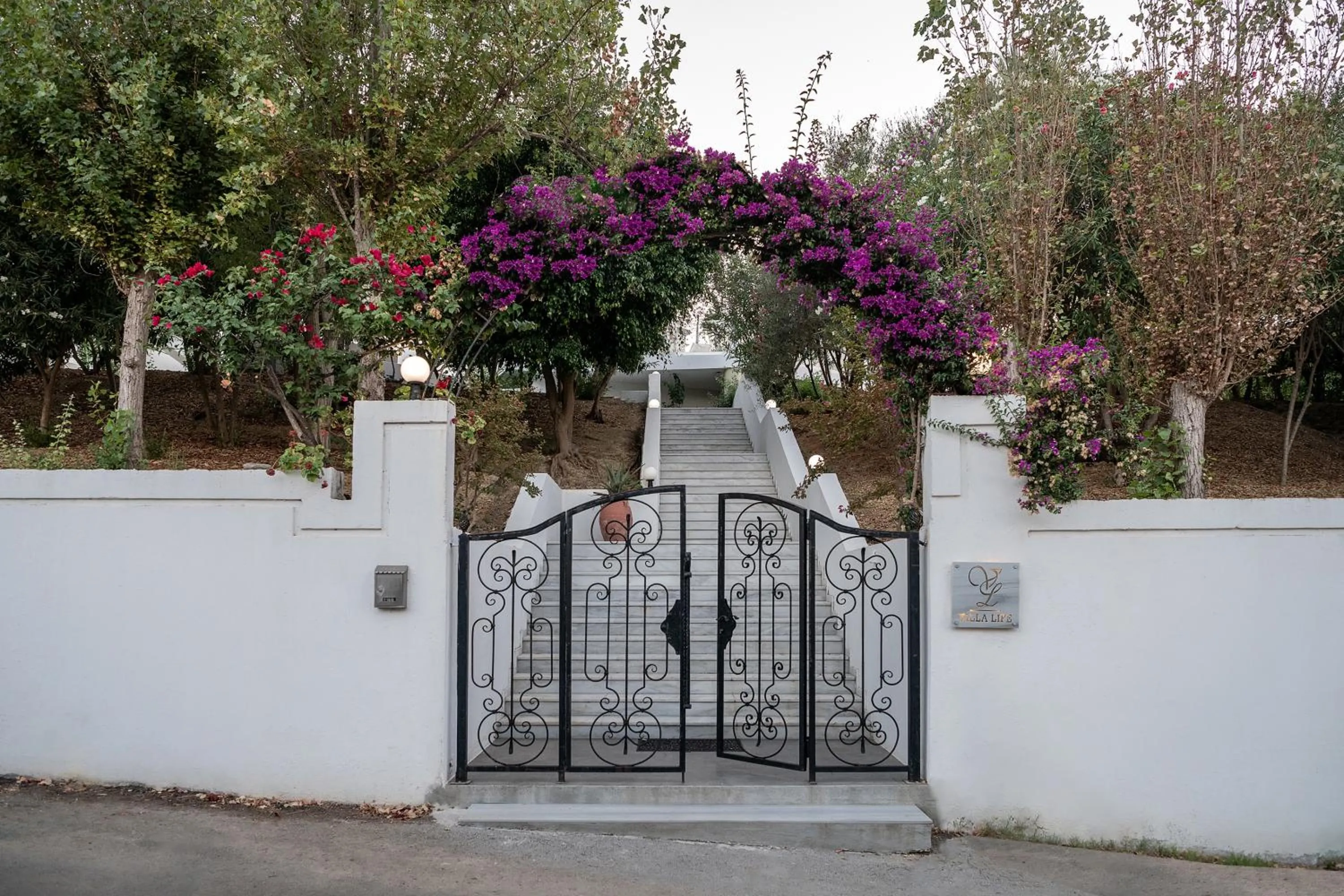 Facade/entrance in Villa Life