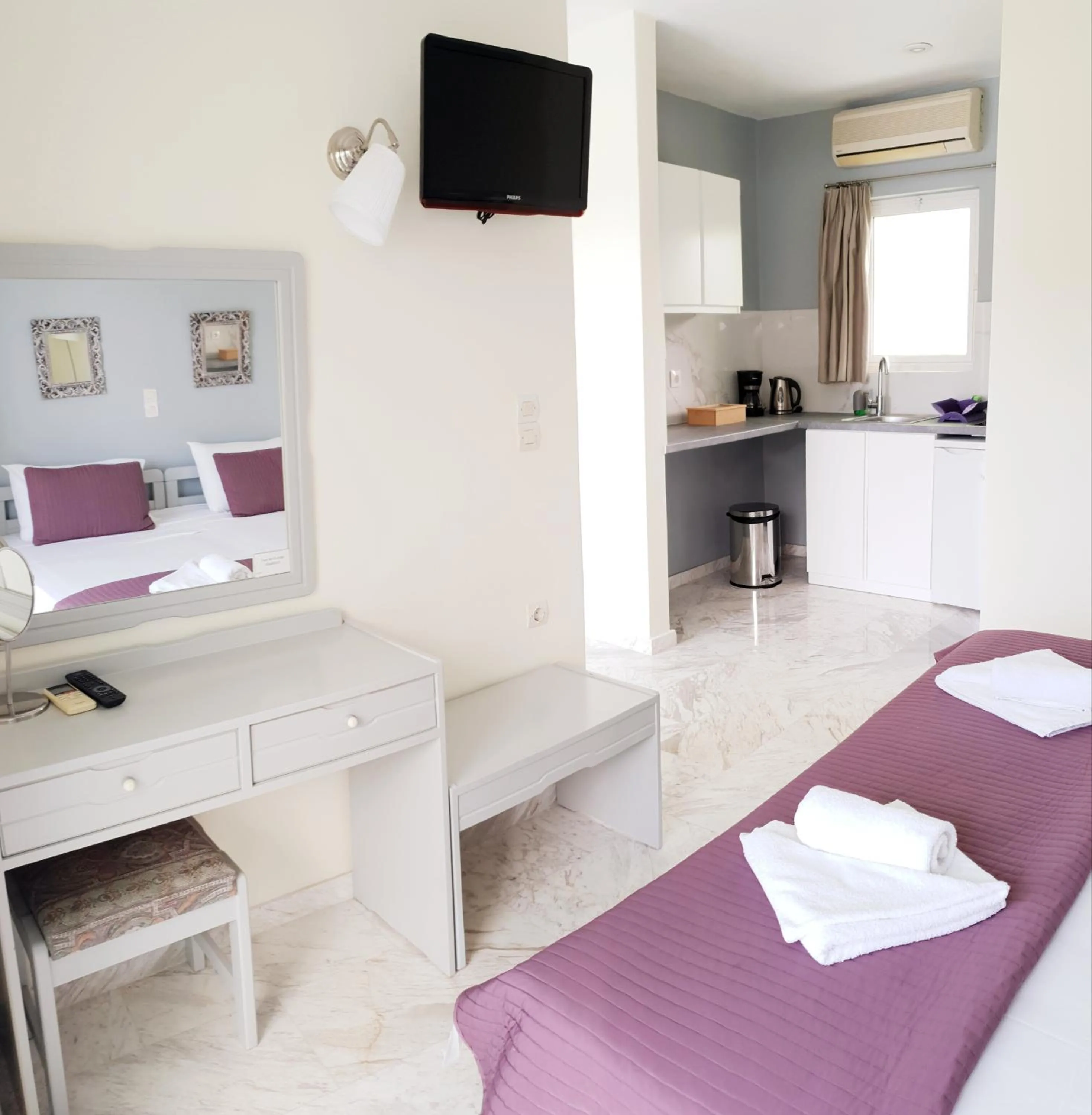 TV and multimedia, Bed in Villa Life