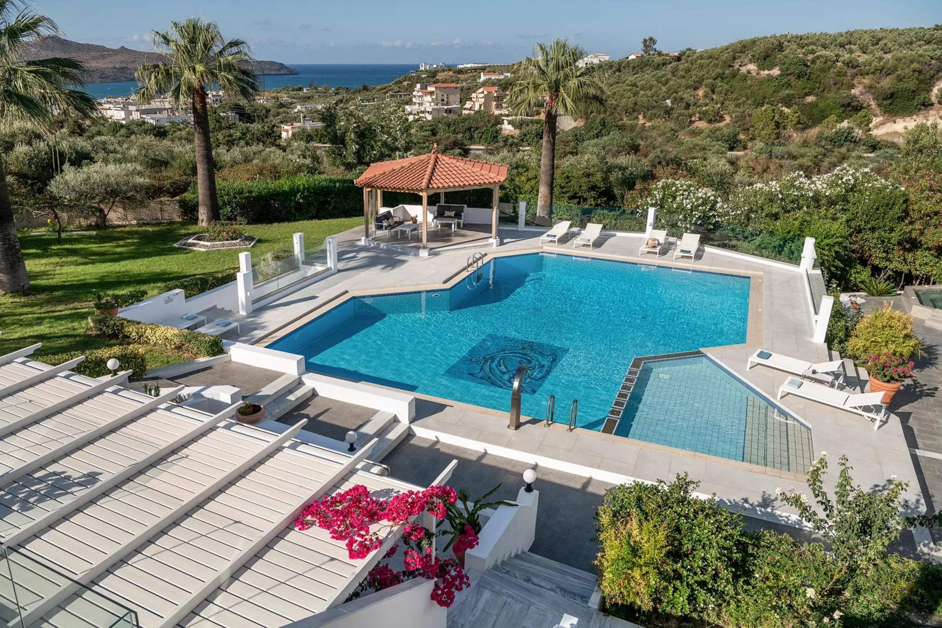 Bird's eye view in Villa Life