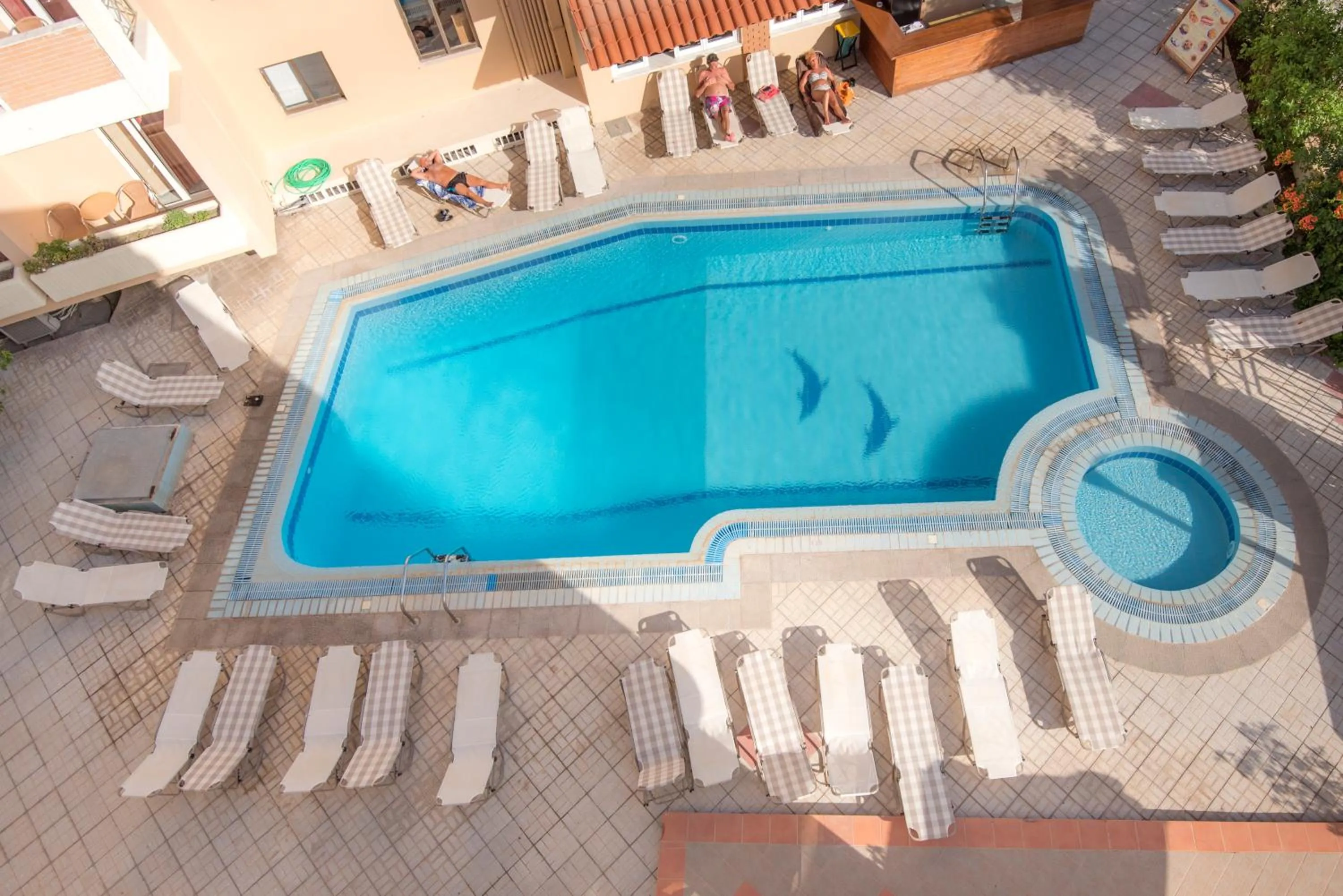Swimming pool in Captain's Hotel