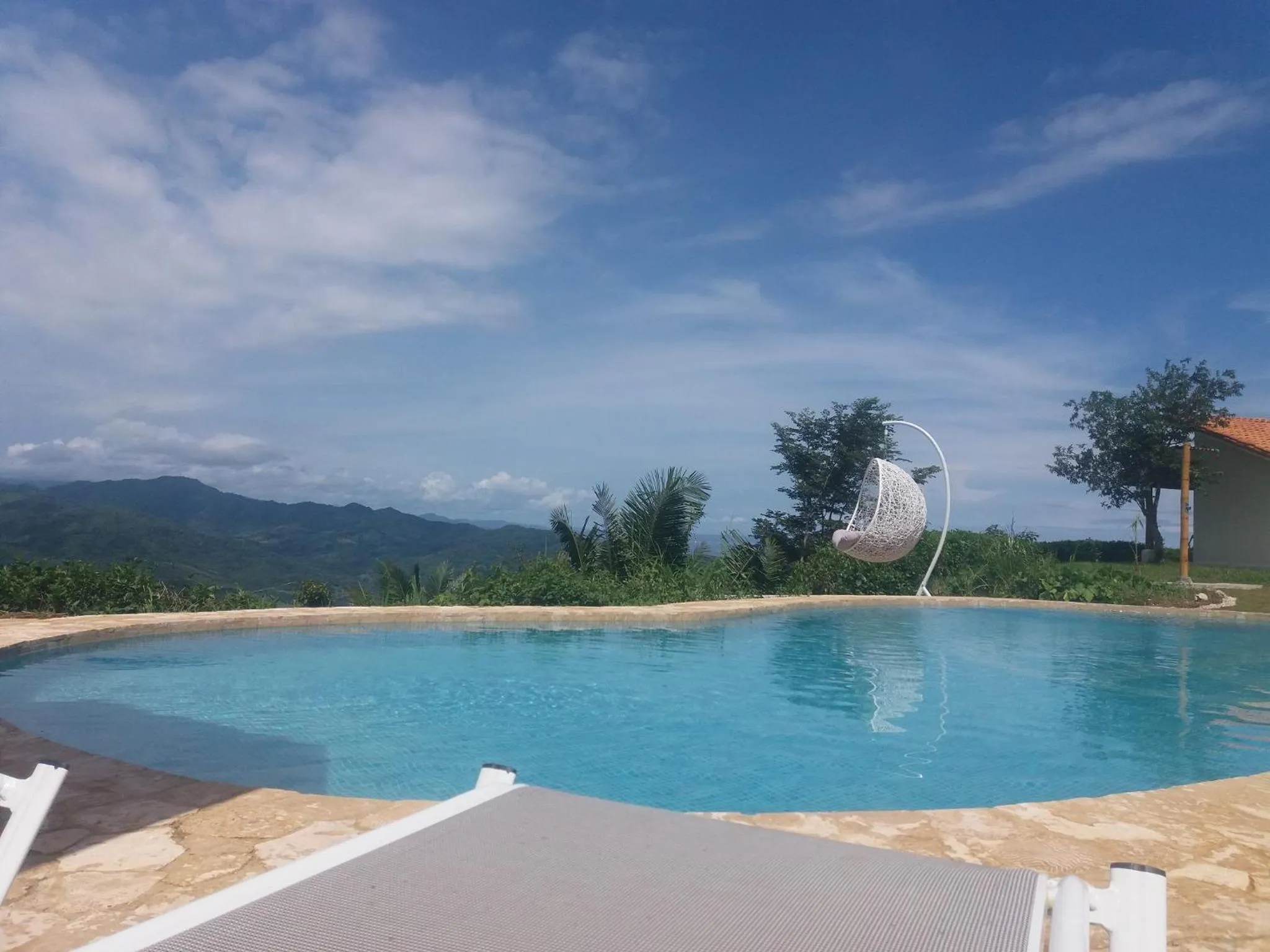 Swimming pool in Hotel Peace & Lodge