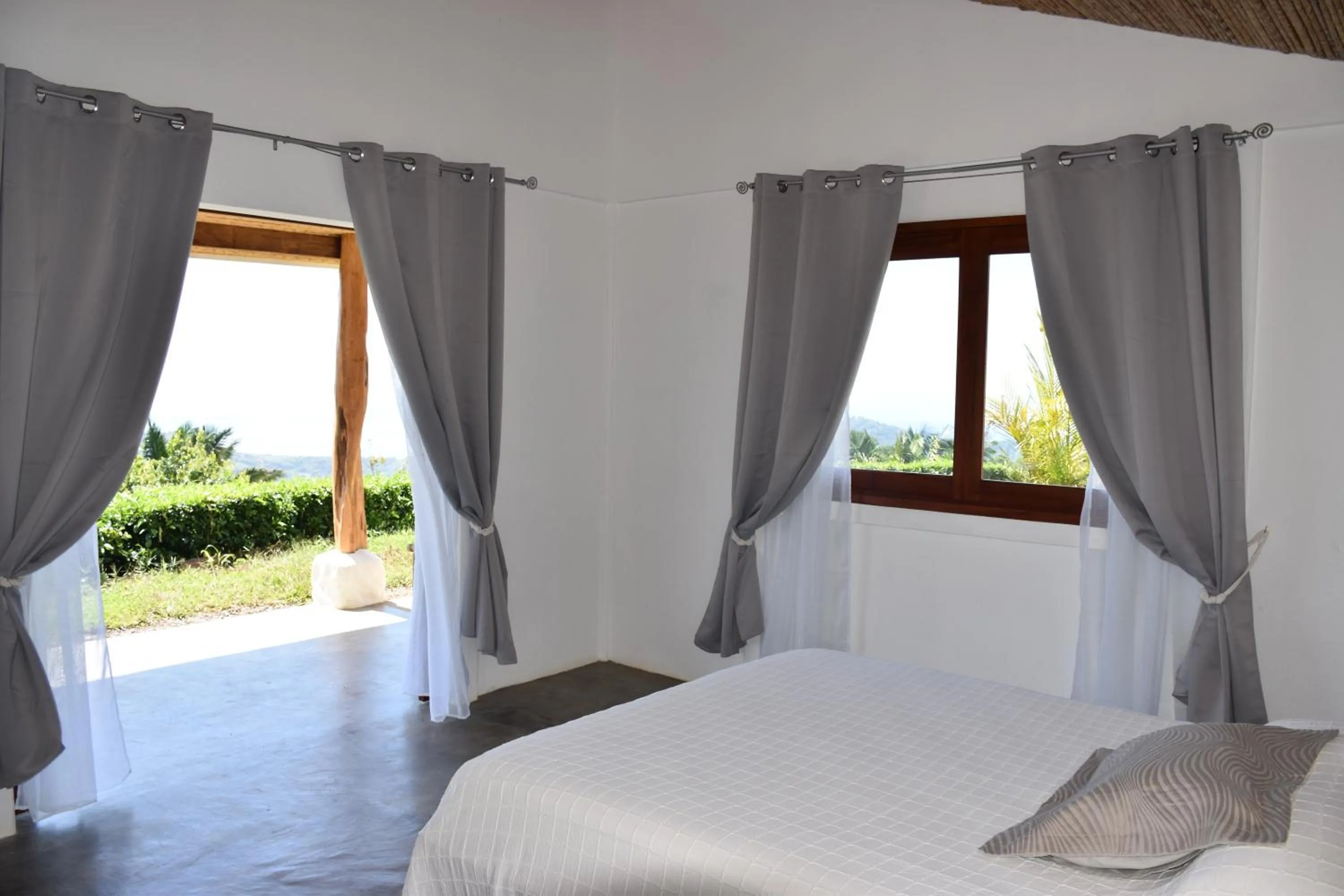 Bed in Hotel Peace & Lodge