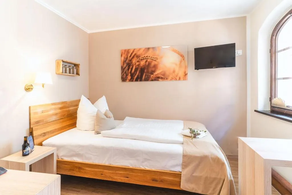 Photo of the whole room, Bed in Pirnscher Hof - Hotel Garni