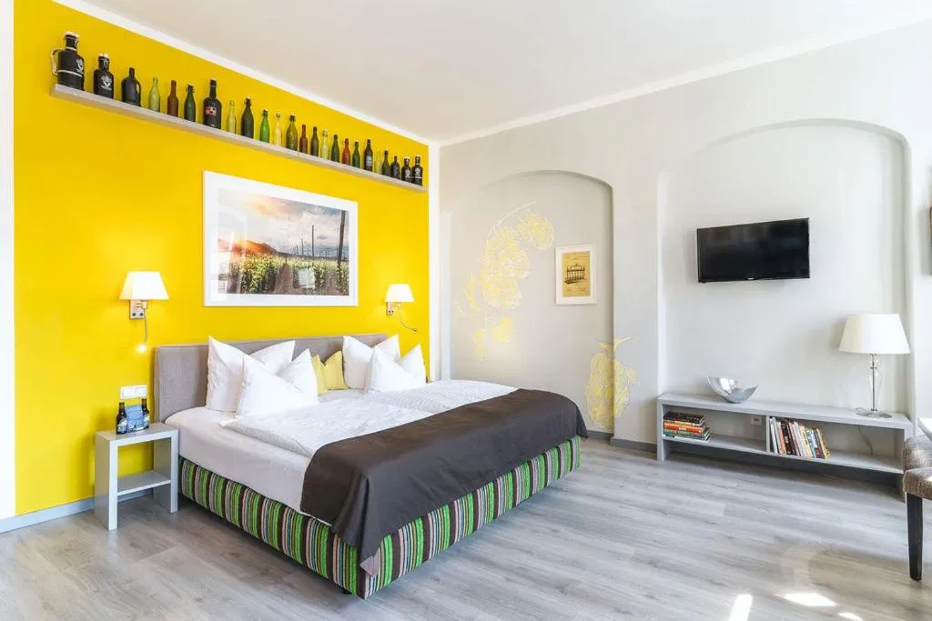 Decorative detail, Bed in Pirnscher Hof - Hotel Garni