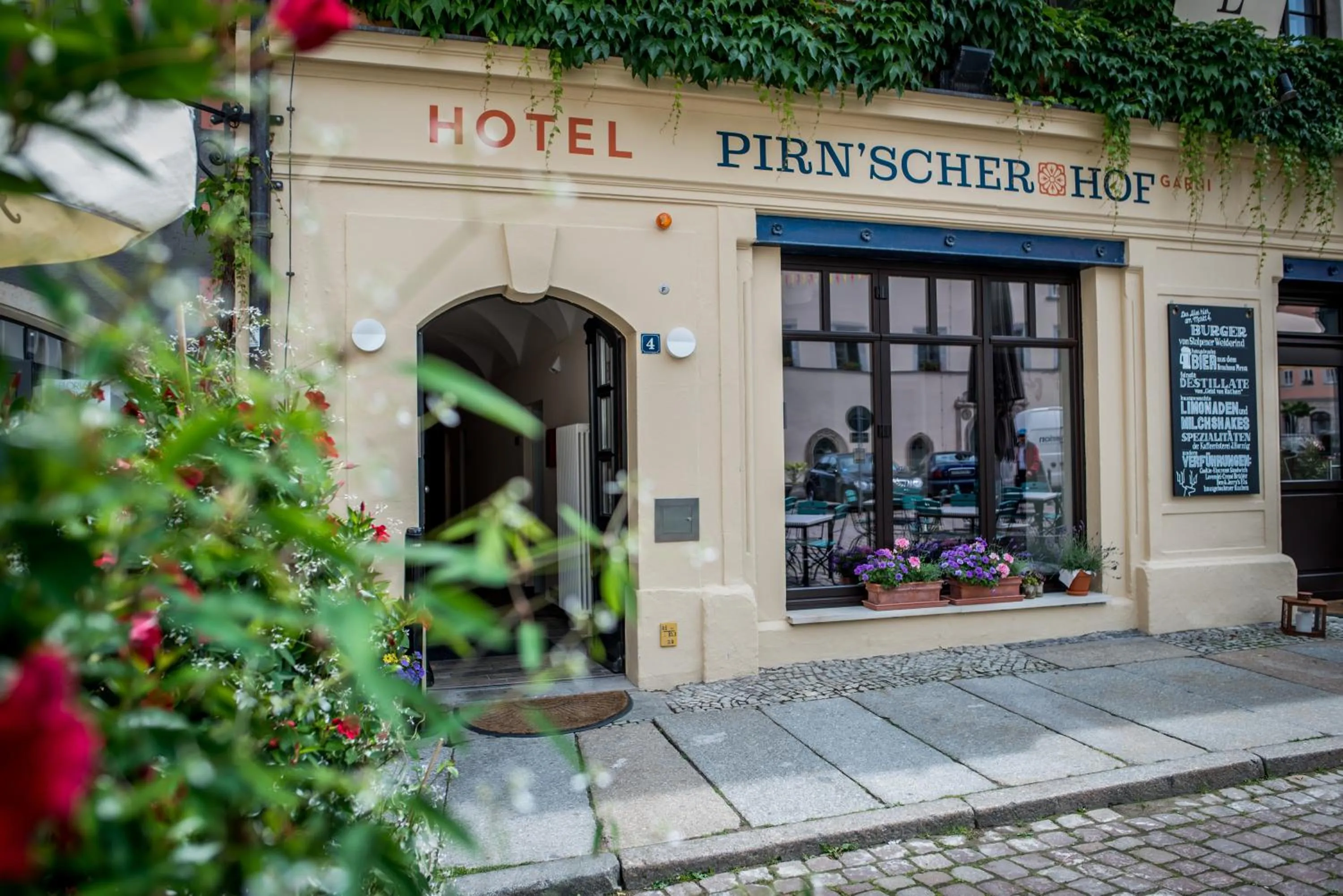 Facade/entrance in Pirnscher Hof - Hotel Garni
