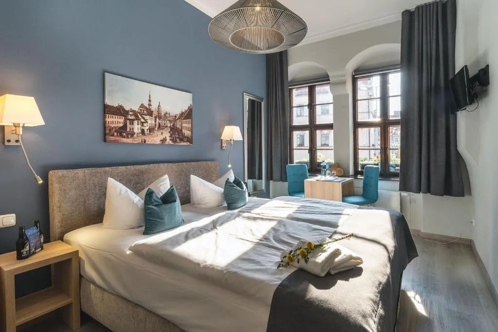 Photo of the whole room, Bed in Pirnscher Hof - Hotel Garni