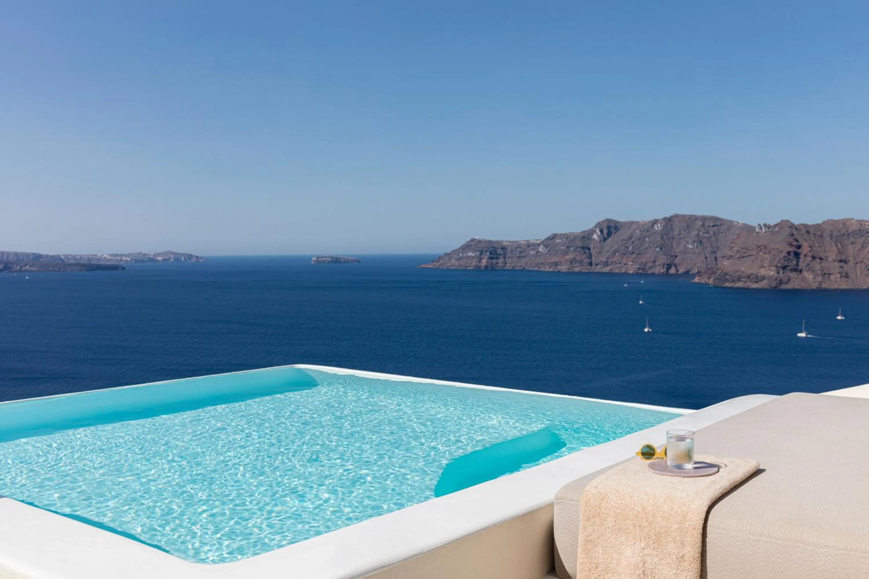 Day in Canaves Oia Suites - Small Luxury Hotels of the World