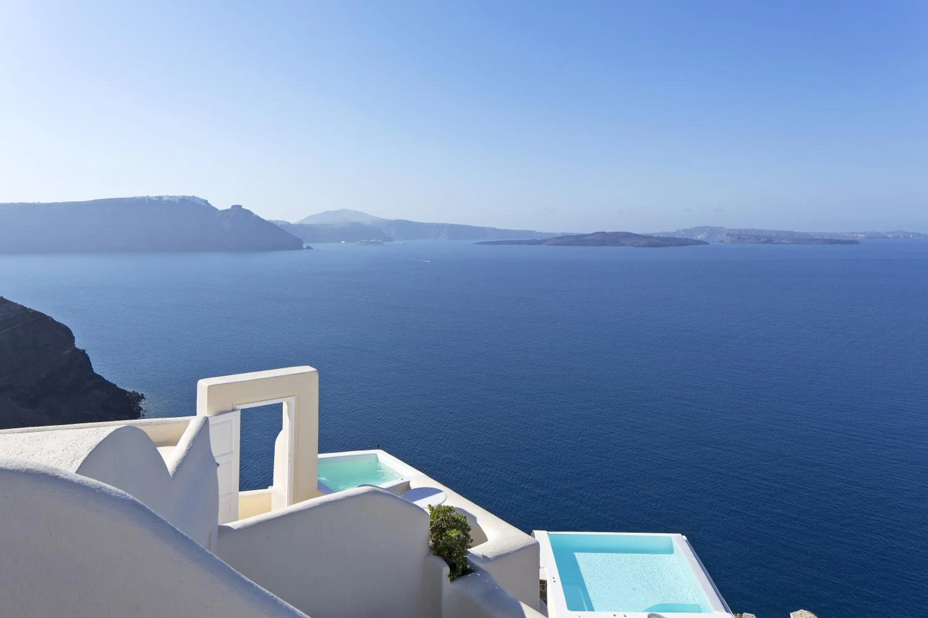 Summer in Canaves Oia Suites - Small Luxury Hotels of the World