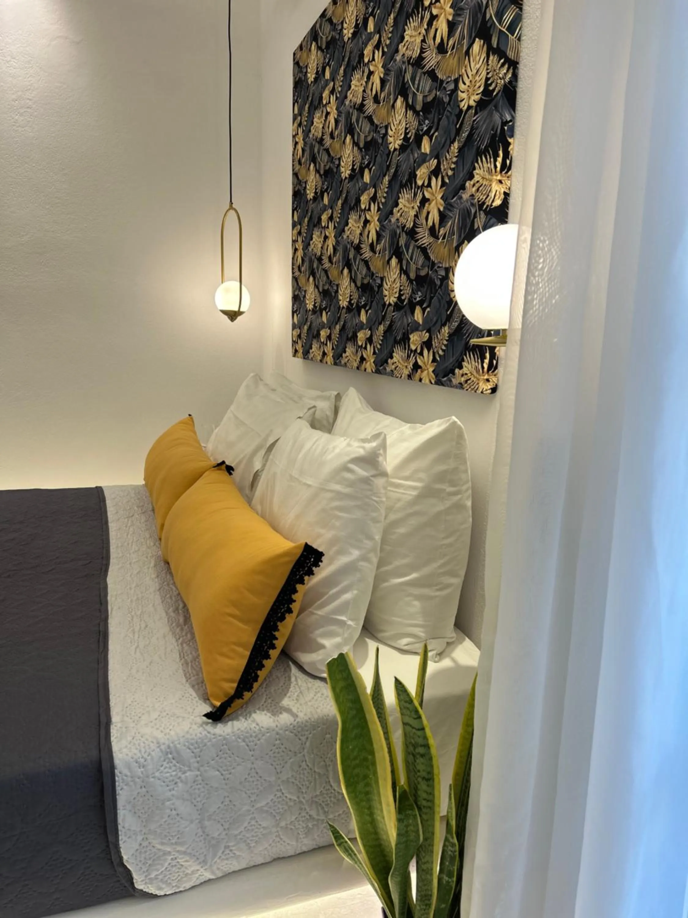 Sea View Apartments & Studios