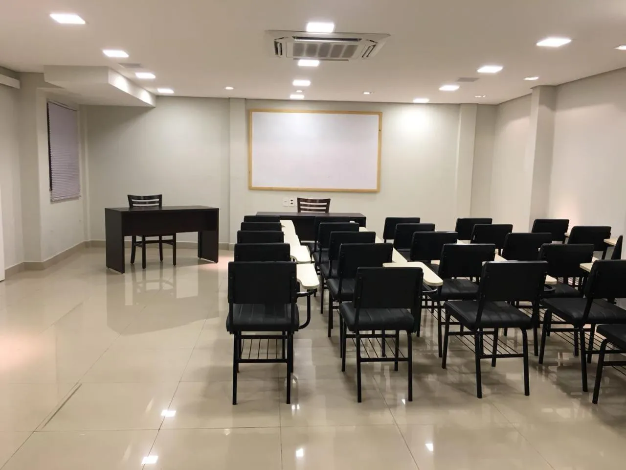 Meeting/conference room in Hotel Palace Santarém Brasil