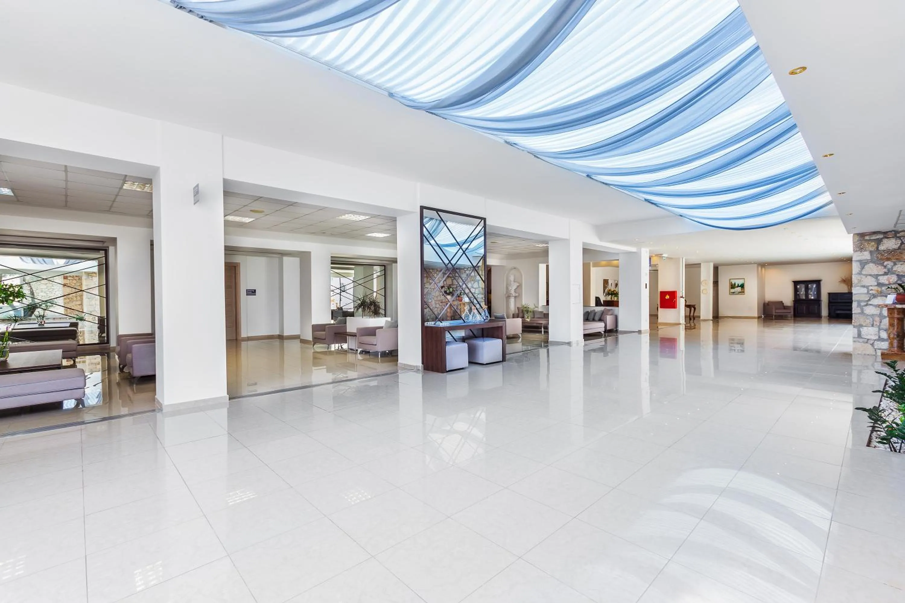 Lobby or reception in Hotel Kriopigi