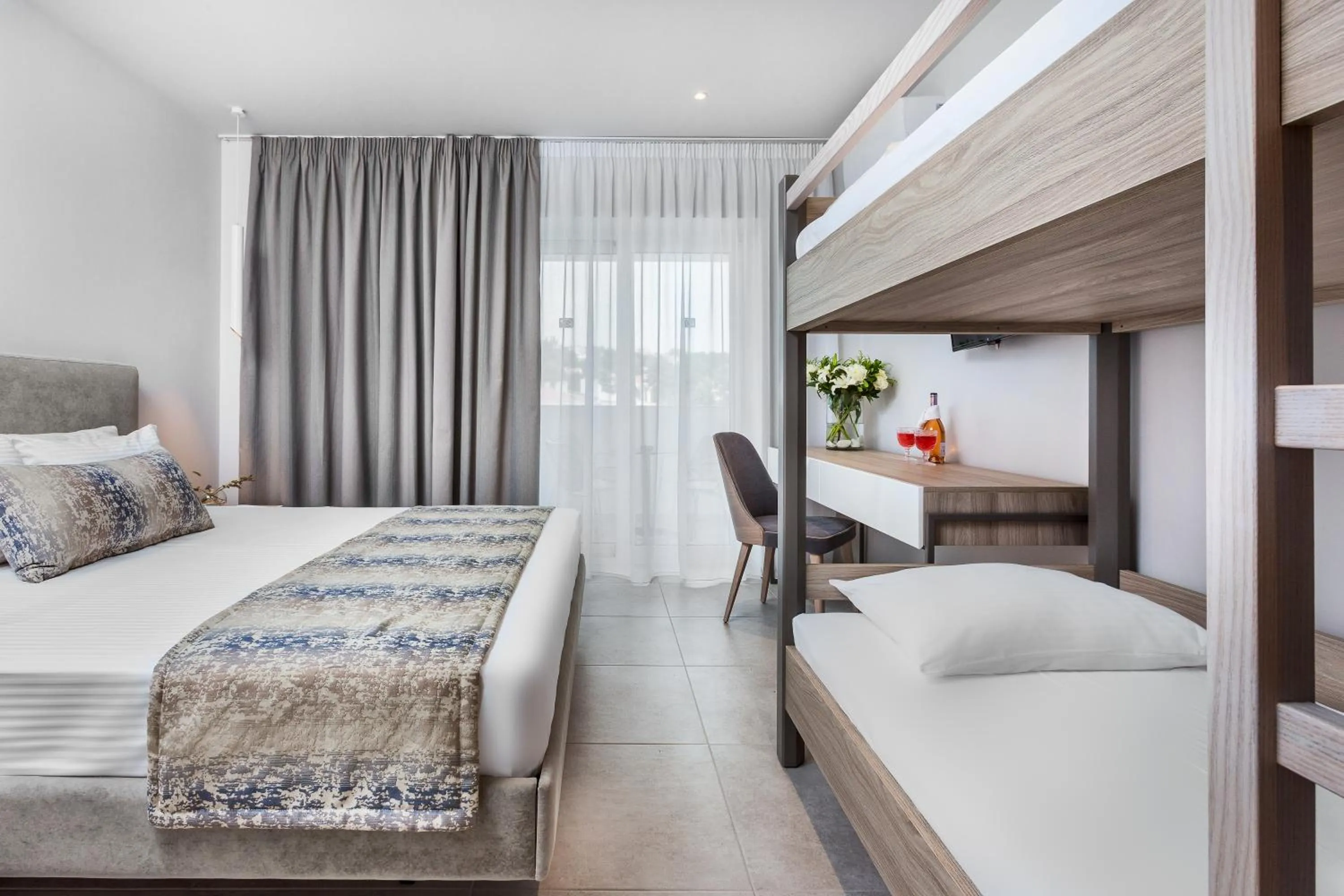 Bed in Hotel Kriopigi