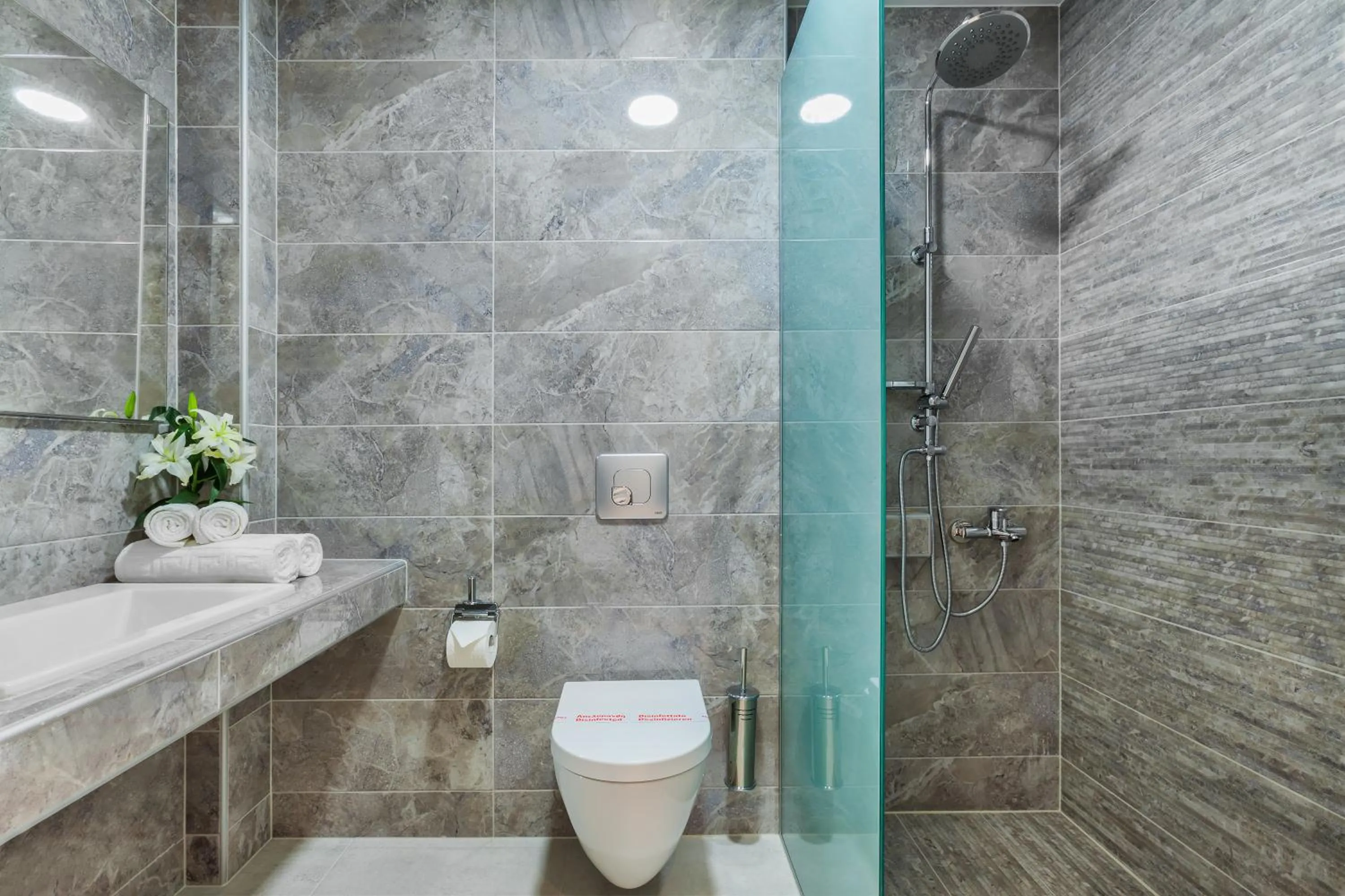 Bathroom in Hotel Kriopigi