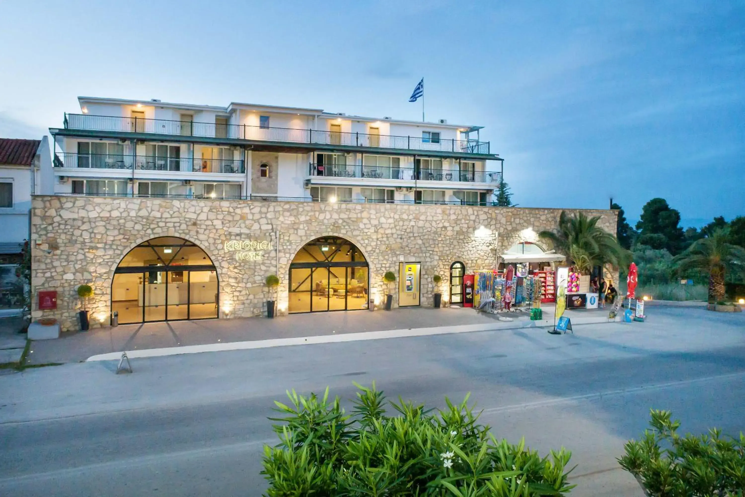 Facade/entrance in Hotel Kriopigi Facade/entrance in Hotel Kriopigi