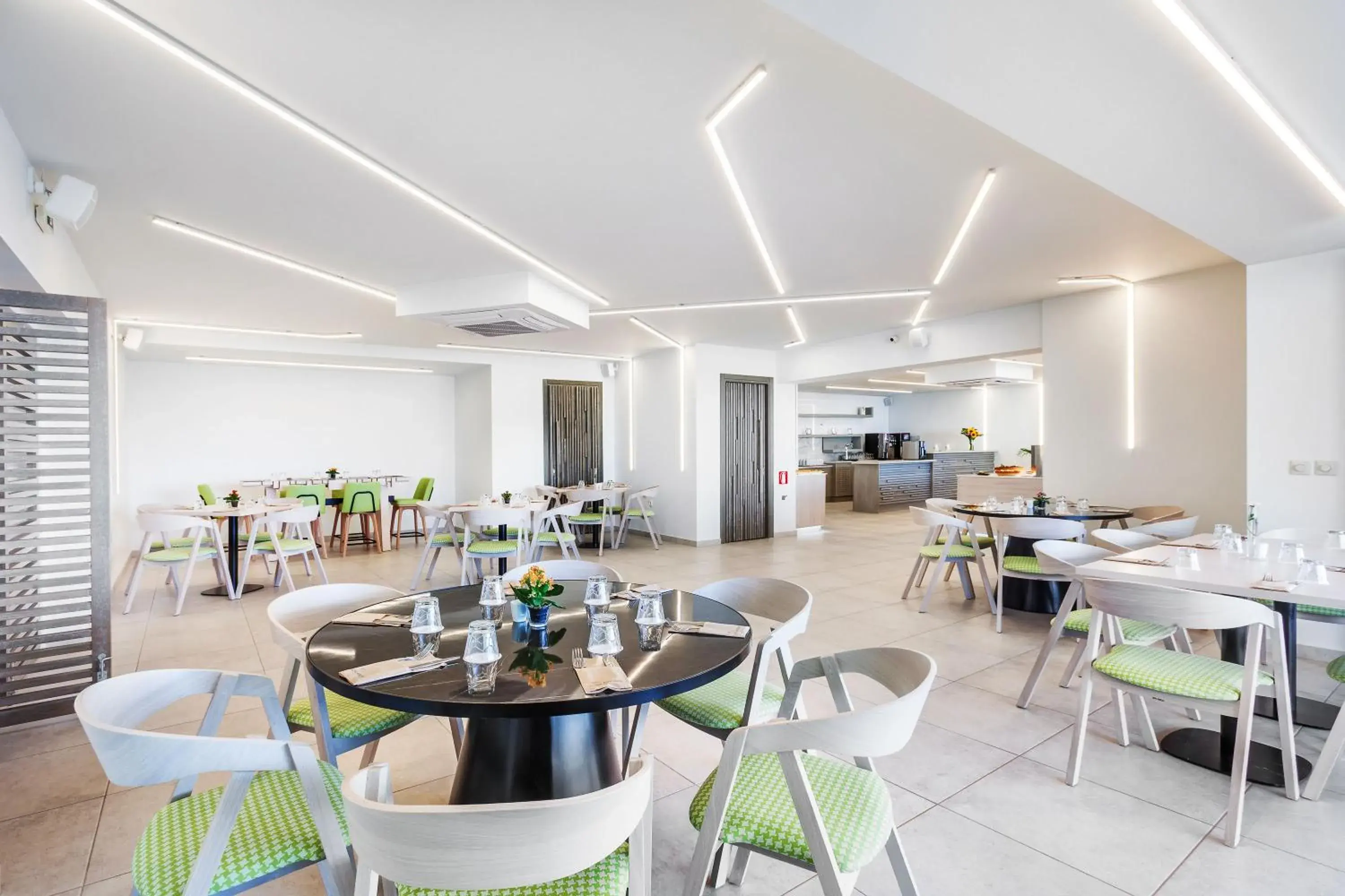 Restaurant/places to eat in Hotel Kriopigi Restaurant/places to eat in Hotel Kriopigi