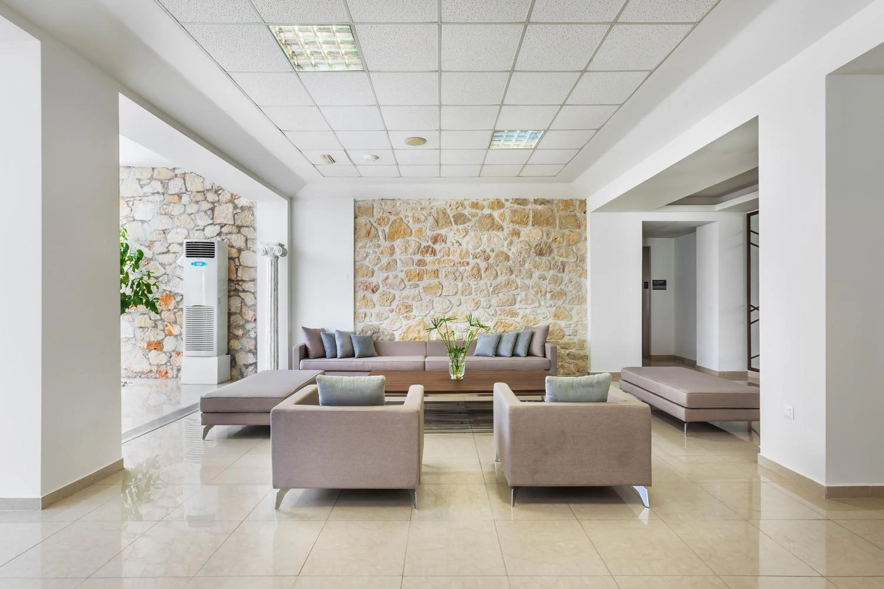 Lobby or reception in Hotel Kriopigi