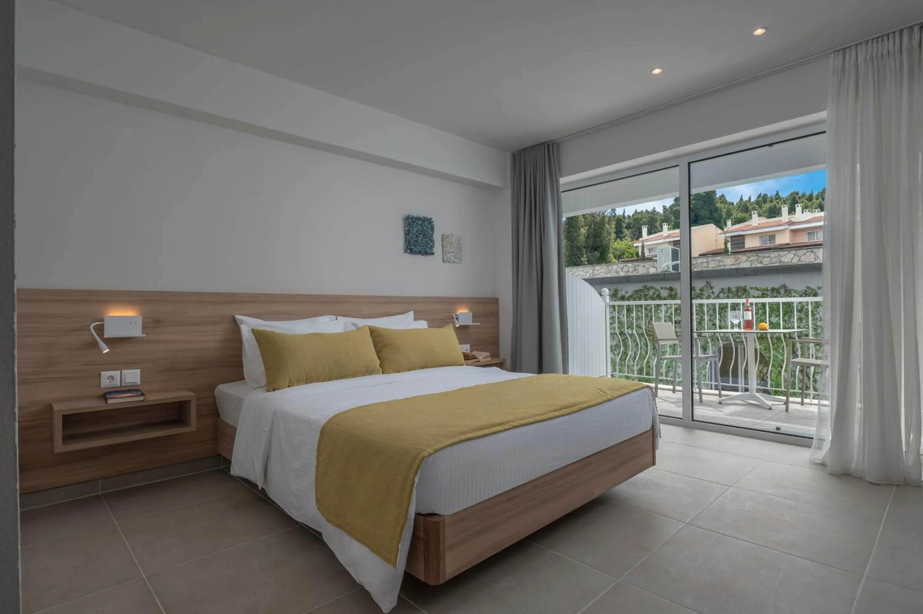 Bedroom, Bed in Hotel Kriopigi