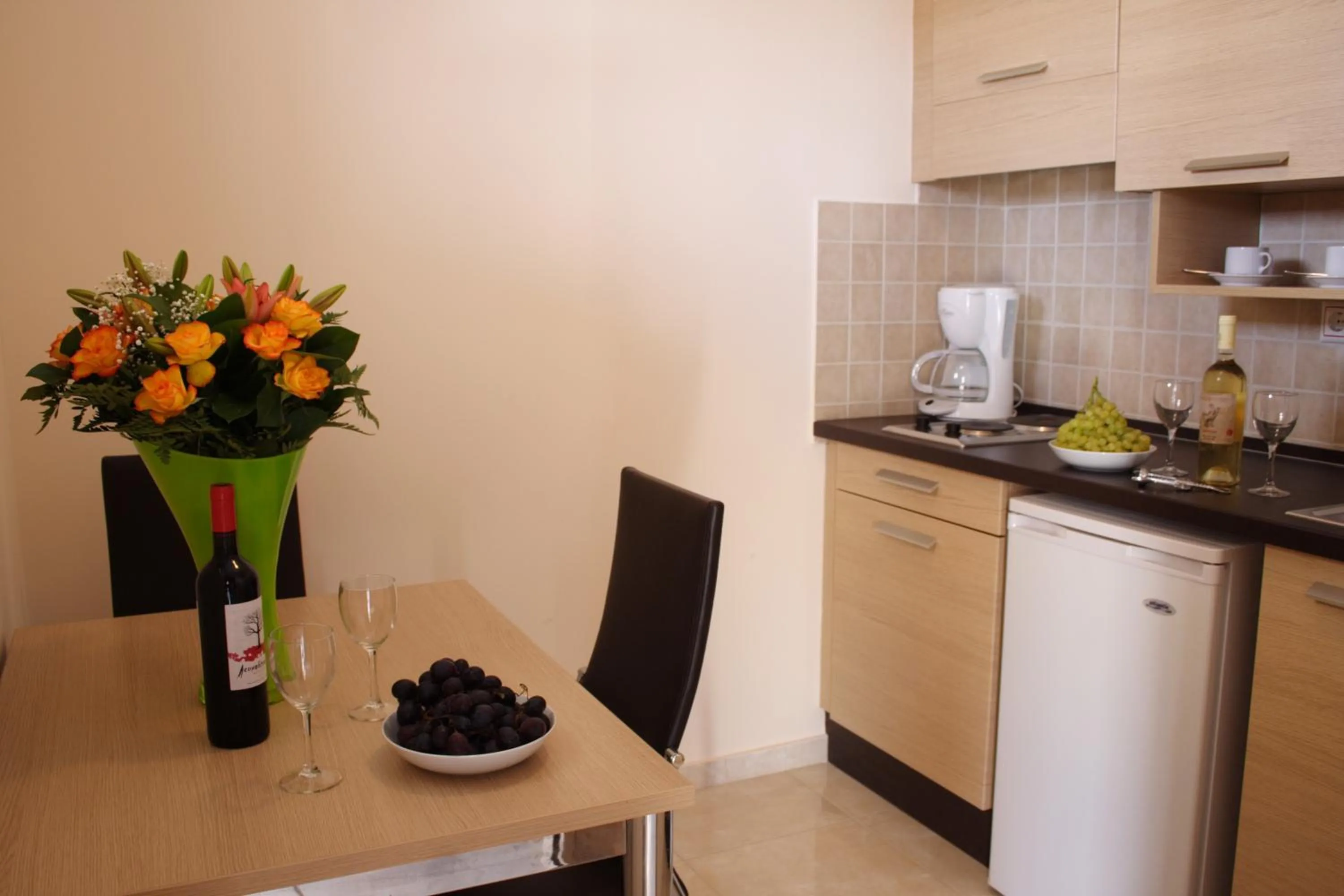 Kitchen or kitchenette in Eleana Boutique Hotel & Blue Infinity