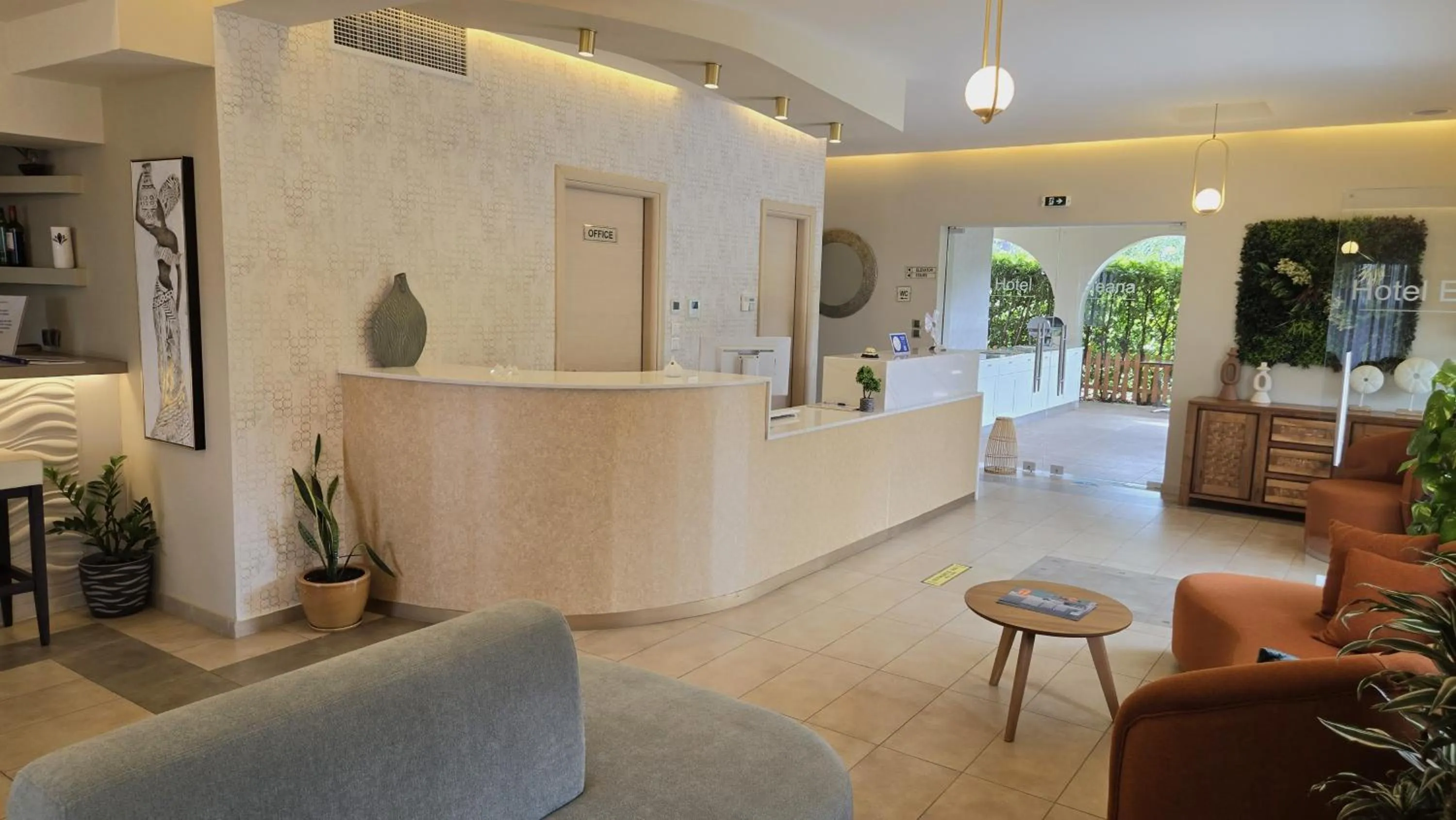 Communal lounge/ TV room in Eleana Boutique Hotel & Blue Infinity