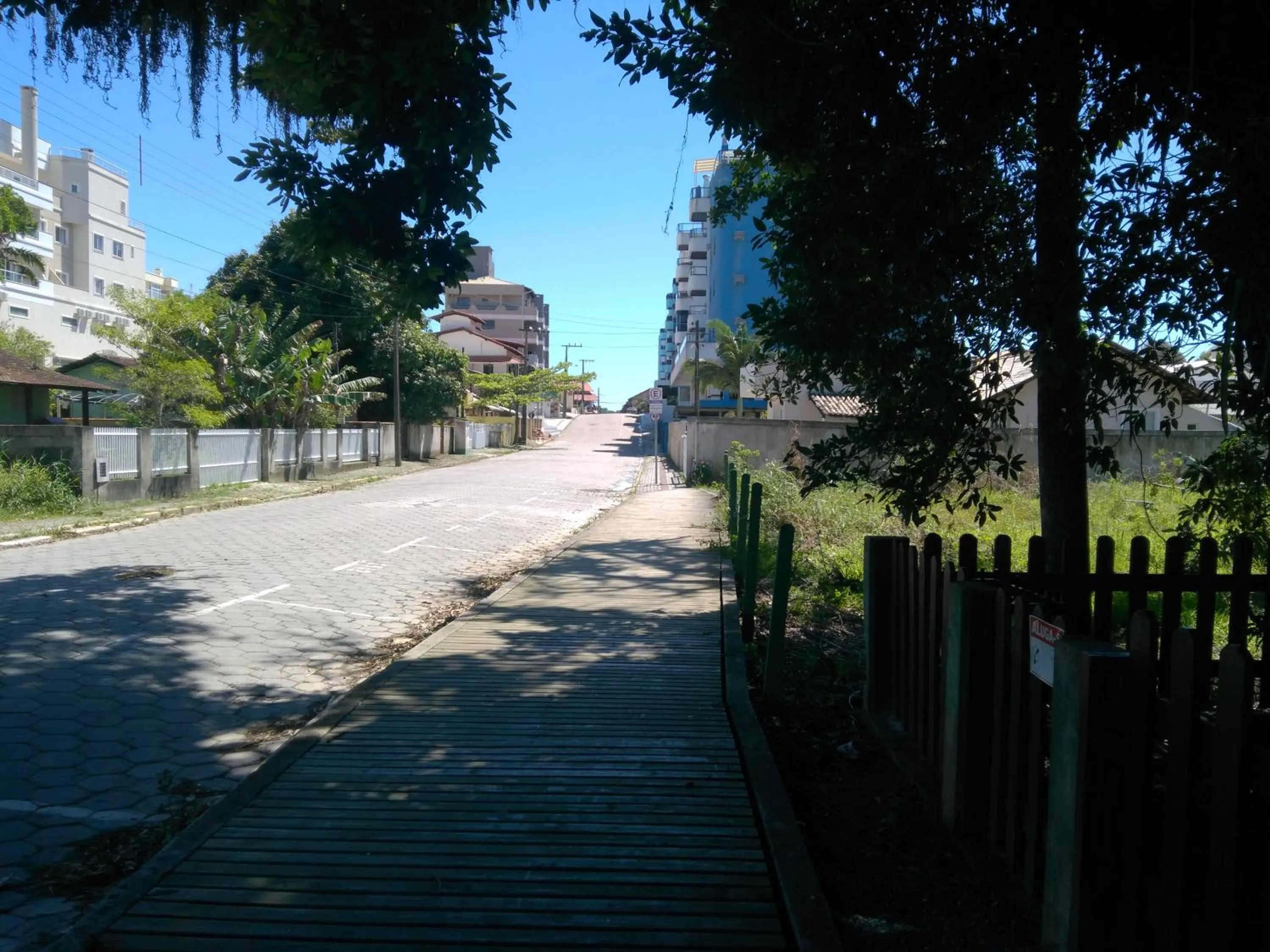 Off site in Chalés no centro de Bombinhas