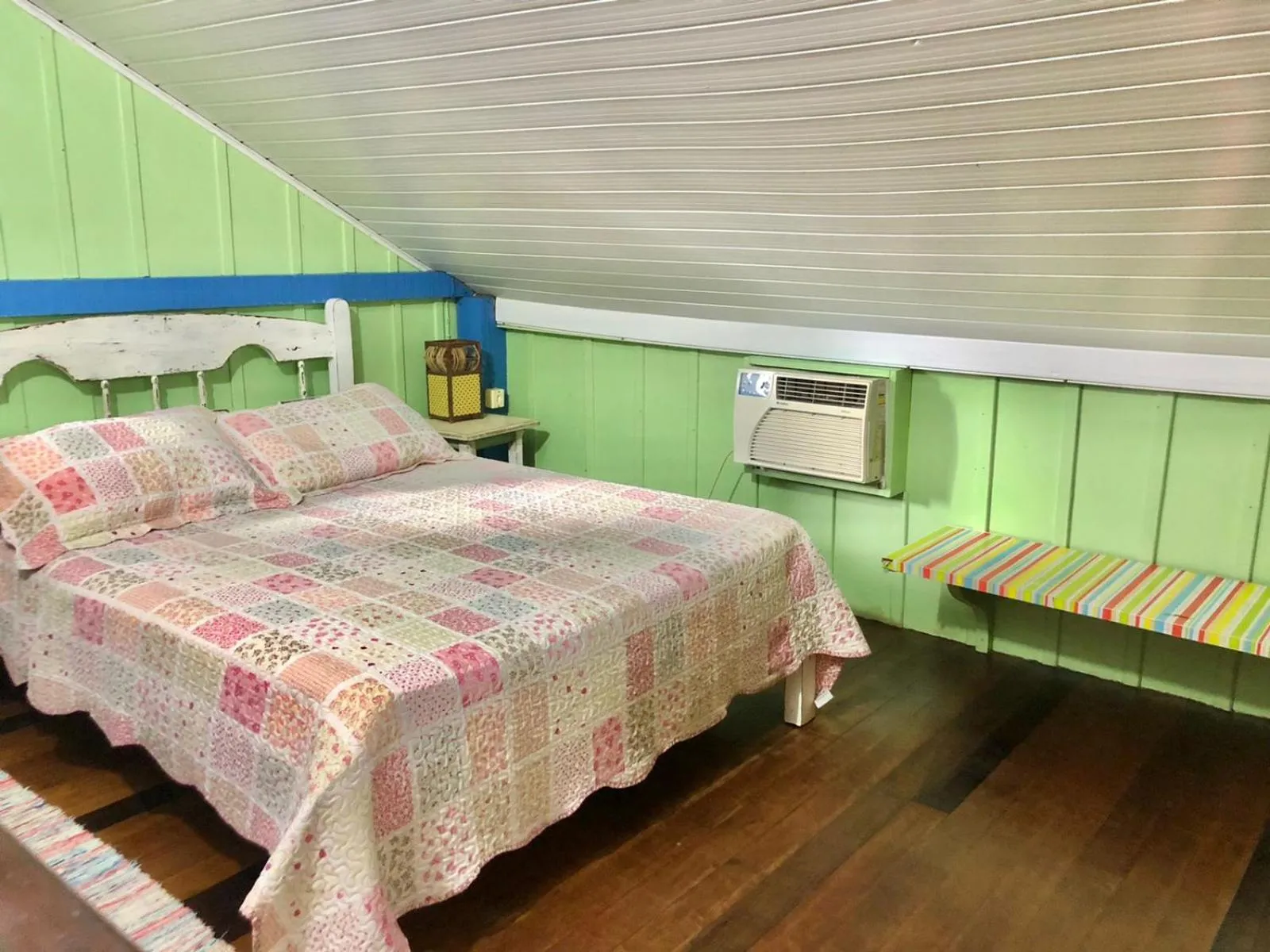 Bed in Chalés no centro de Bombinhas