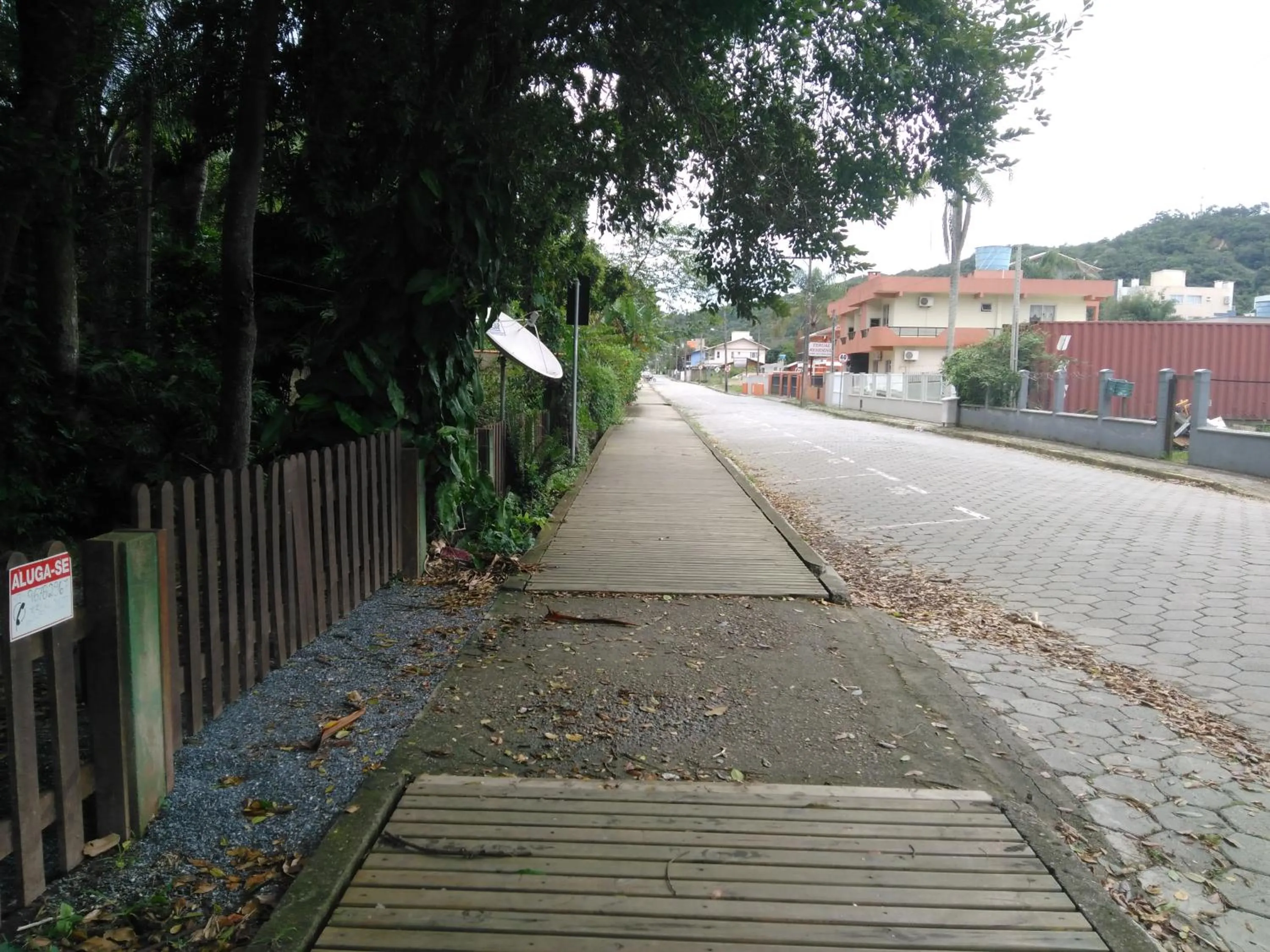 Off site in Chalés no centro de Bombinhas
