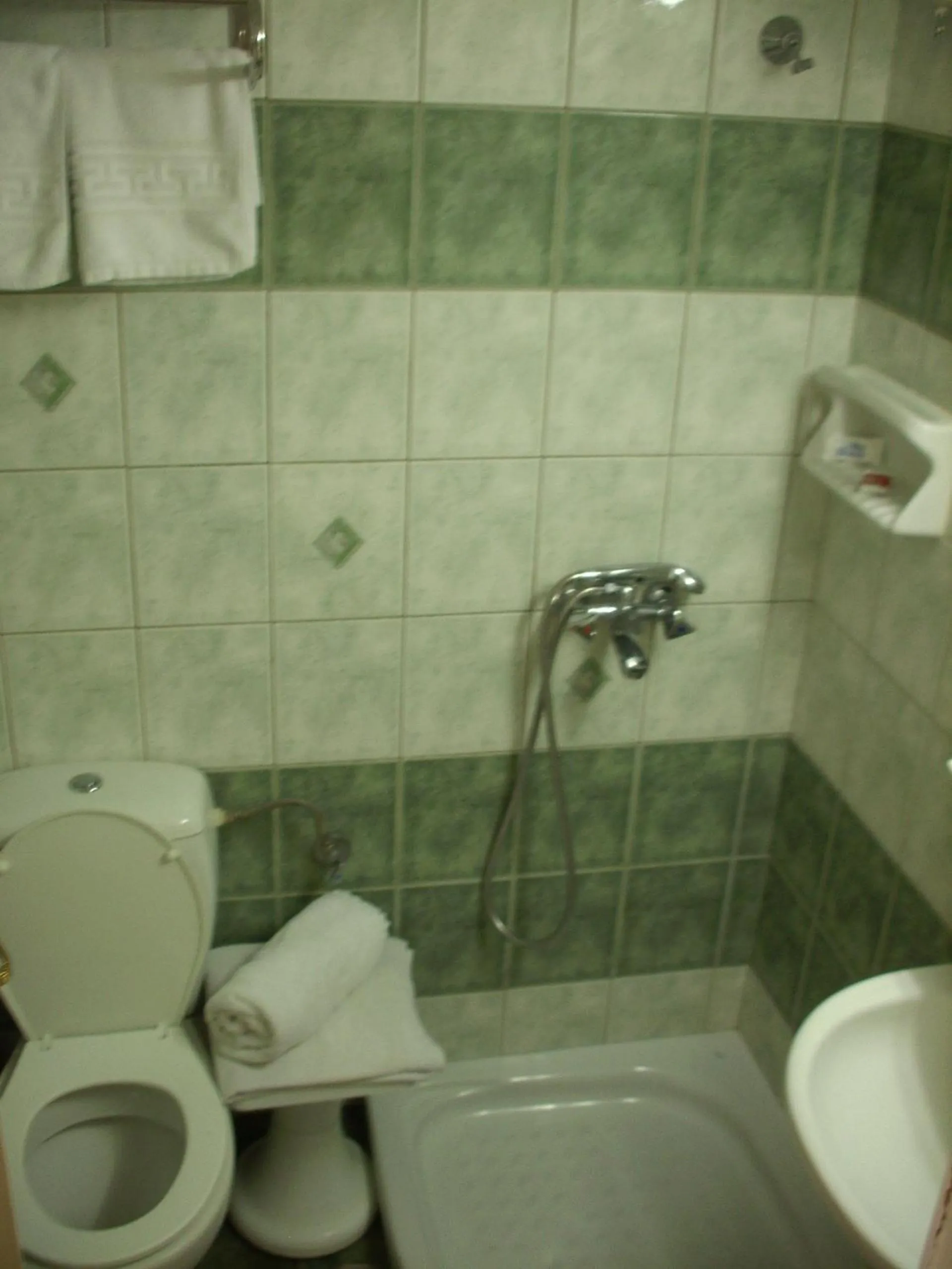 Bathroom in Claridge Hotel