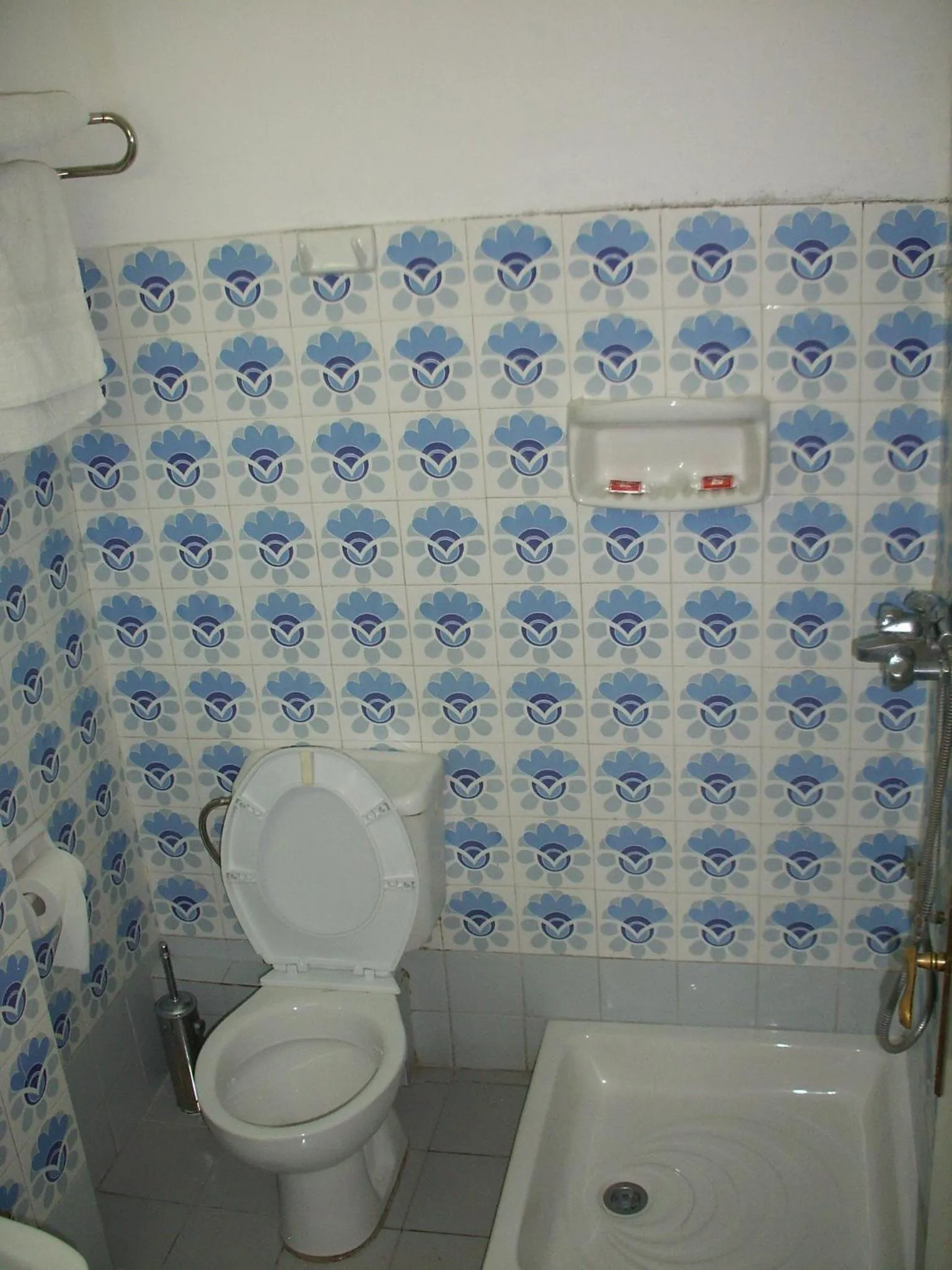 Bathroom in Claridge Hotel