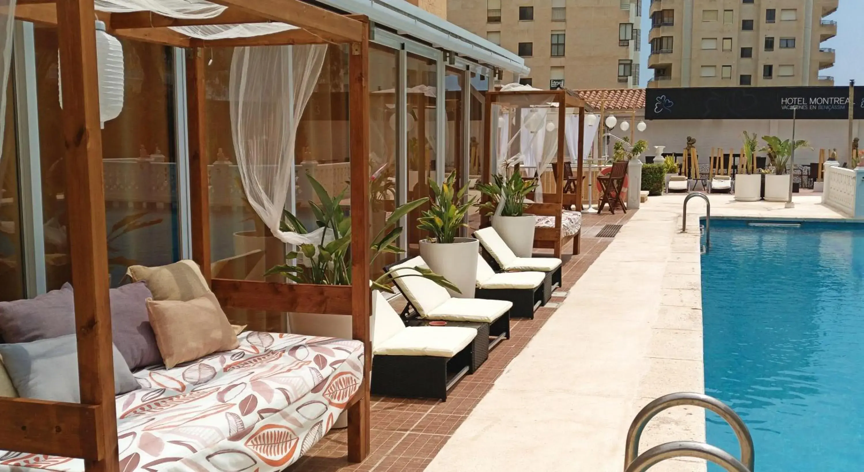 Swimming pool in Montreal Swimming pool in Montreal