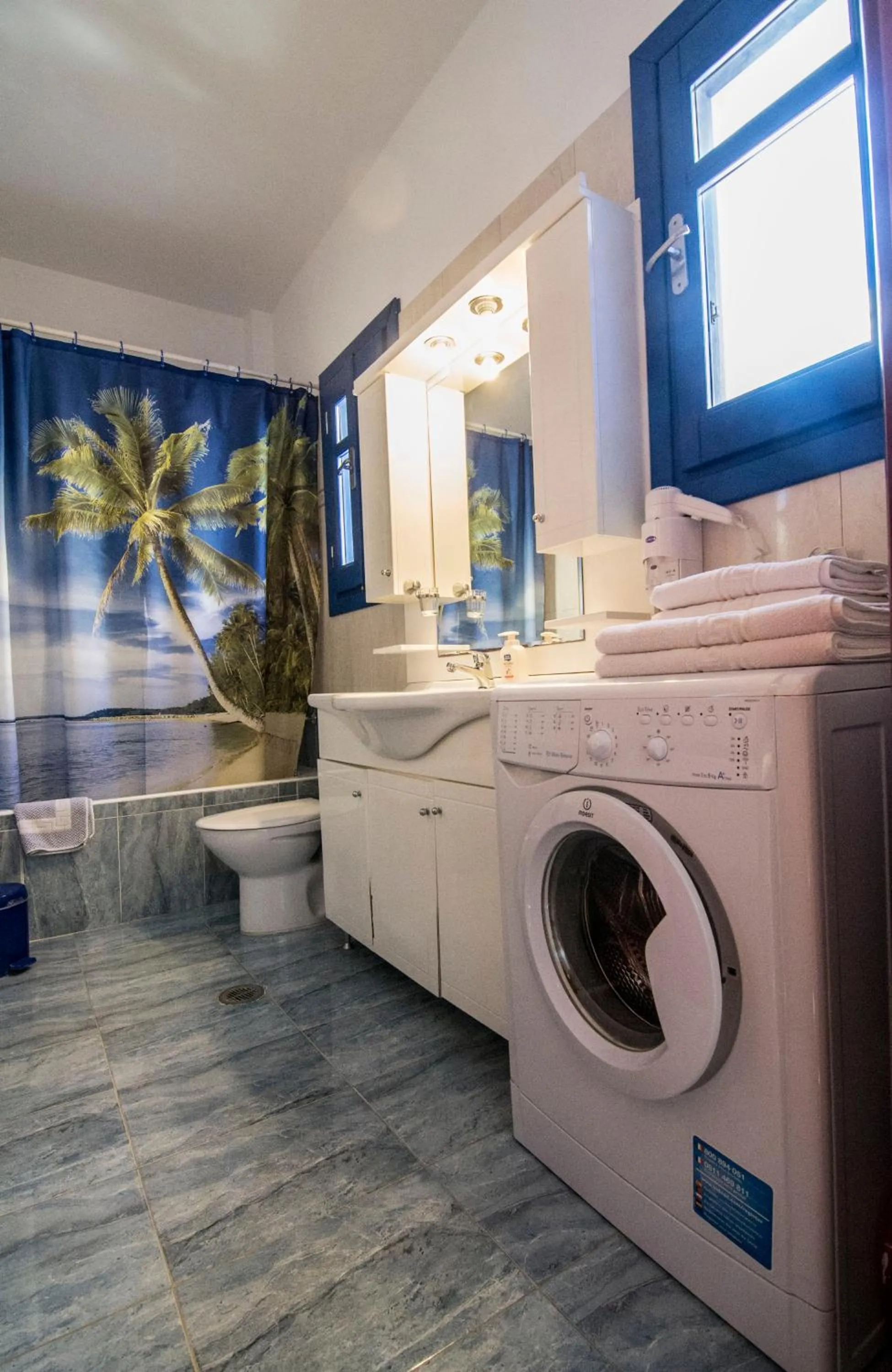 Shower in Alkioni Hotel