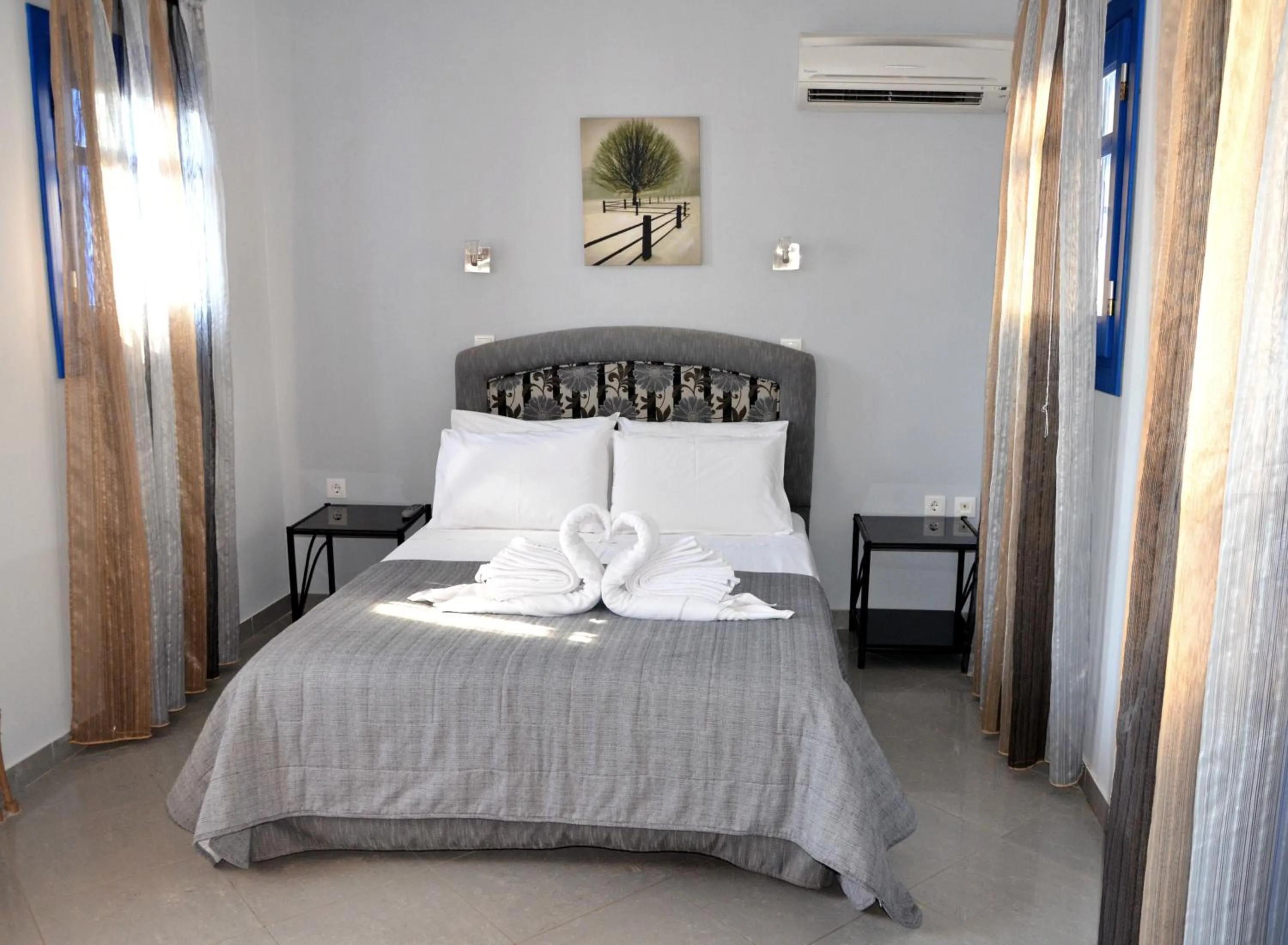 Bedroom, Bed in Alkioni Hotel