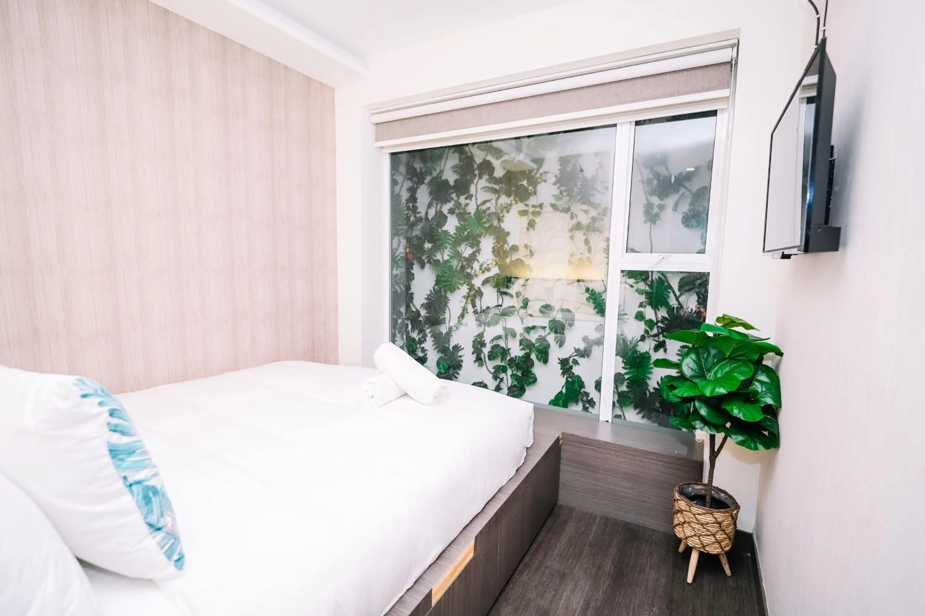 Swing & Pillows - KL Cheras Maluri